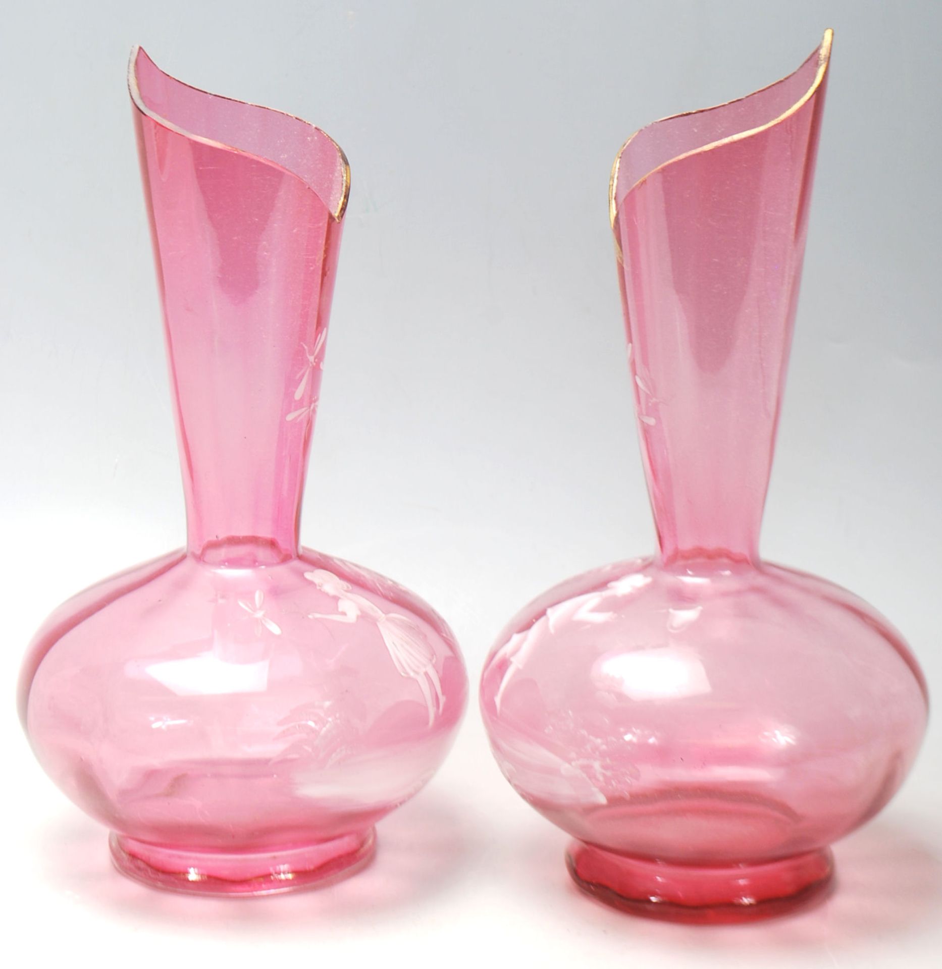 A pair of 19th Century Victorian cranberry glass stem vases of bulbous form having painted white - Bild 6 aus 11