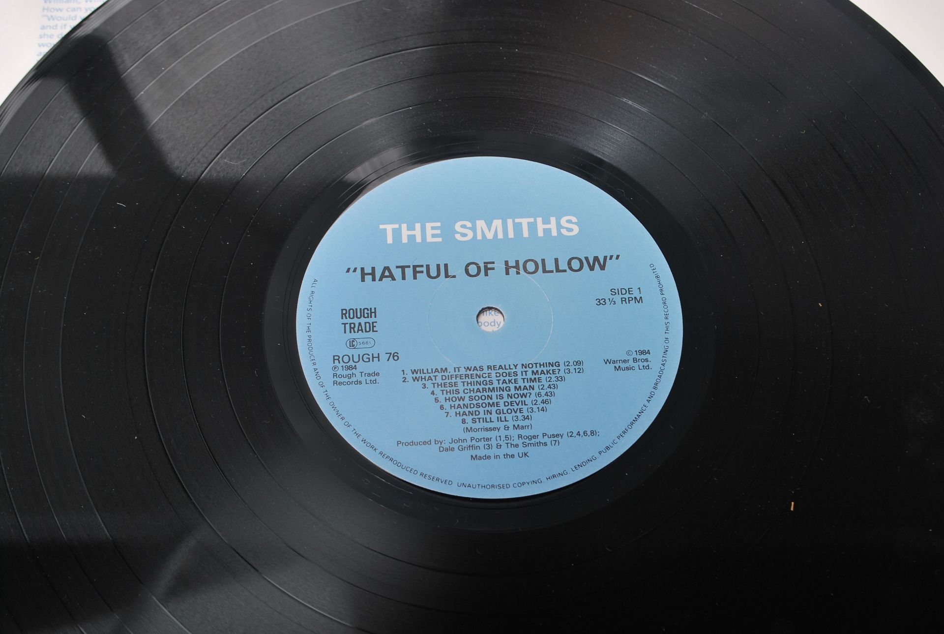 A collection of two vintage vinyl LP long play records to include The Smiths - Rank  & The - Bild 3 aus 7