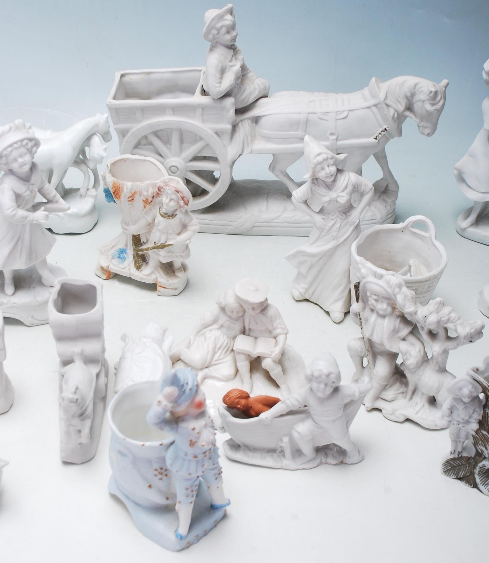 A collection of 20th Century ceramic bisque parian ware figurines to include various horse and - Bild 4 aus 6