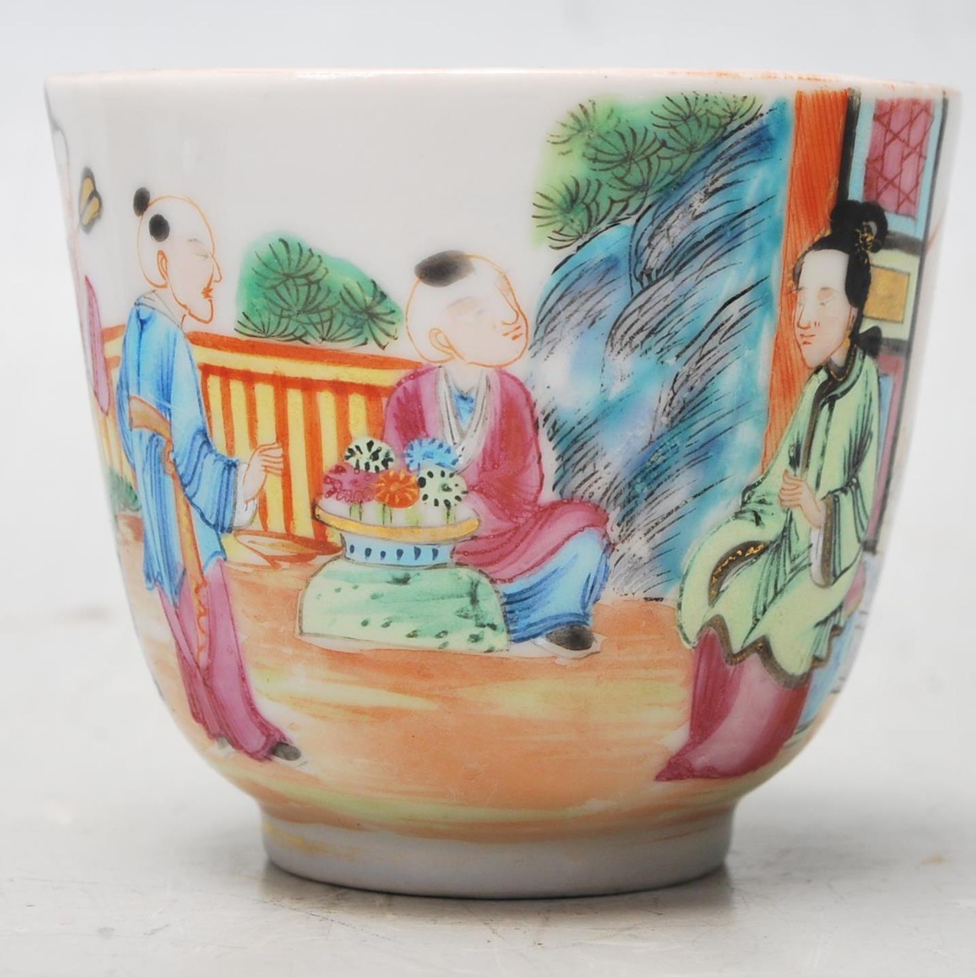 A 19th century Chinese / Canton /Cantonese cup and saucer having the tradition decoration to the - Bild 3 aus 9