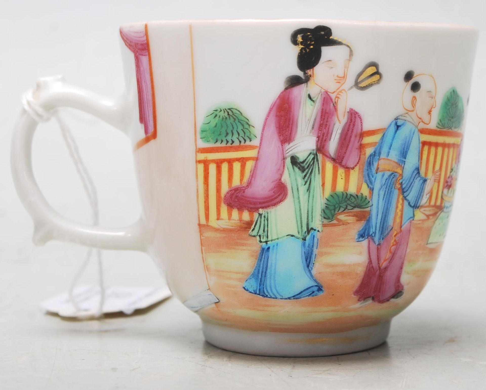 A 19th century Chinese / Canton /Cantonese cup and saucer having the tradition decoration to the - Bild 5 aus 9