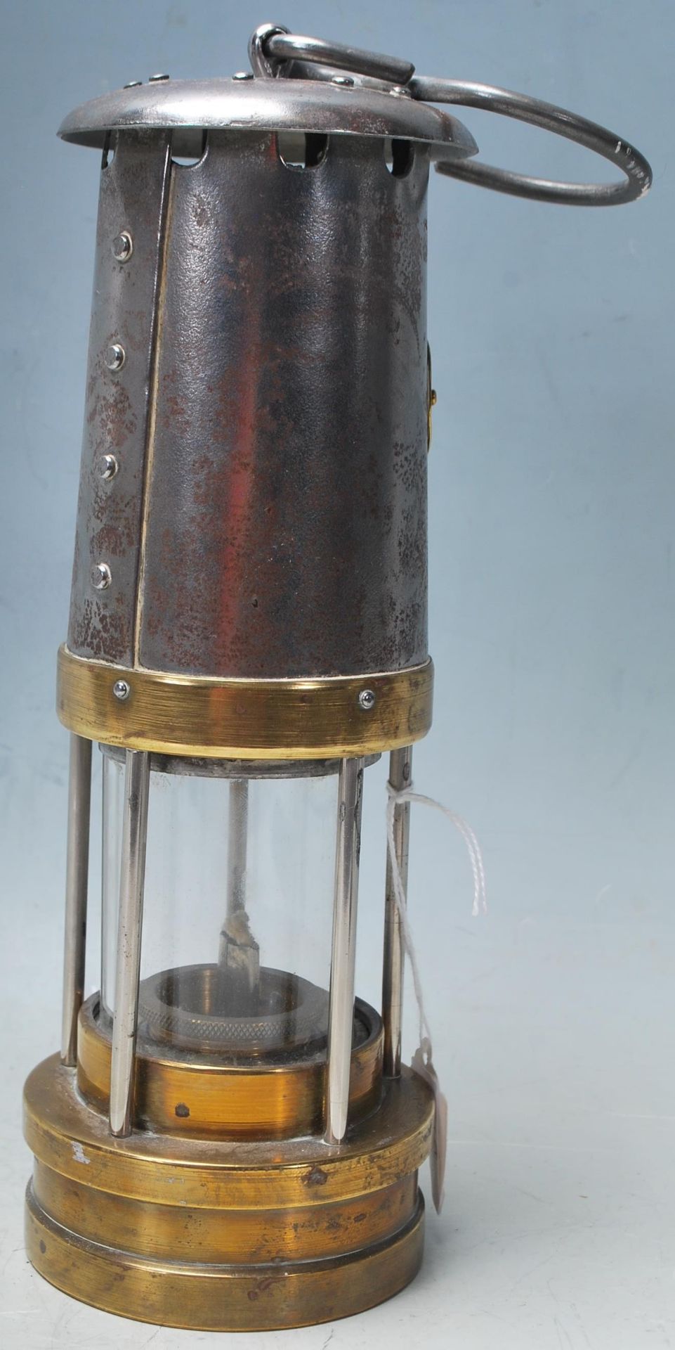 A early 20th century antique E. Thomas & Williams Ltd miners safety lamp with metal and brass - Bild 3 aus 7