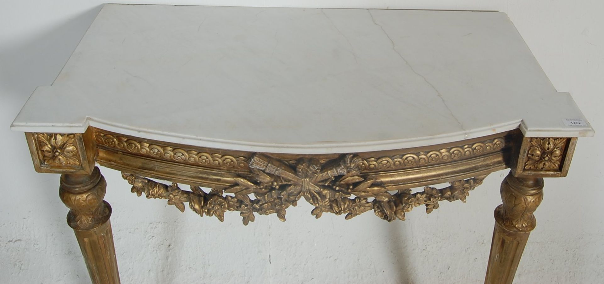 A 19th century French rococo marble and gilt wood console table. The hall / side table being - Bild 2 aus 6