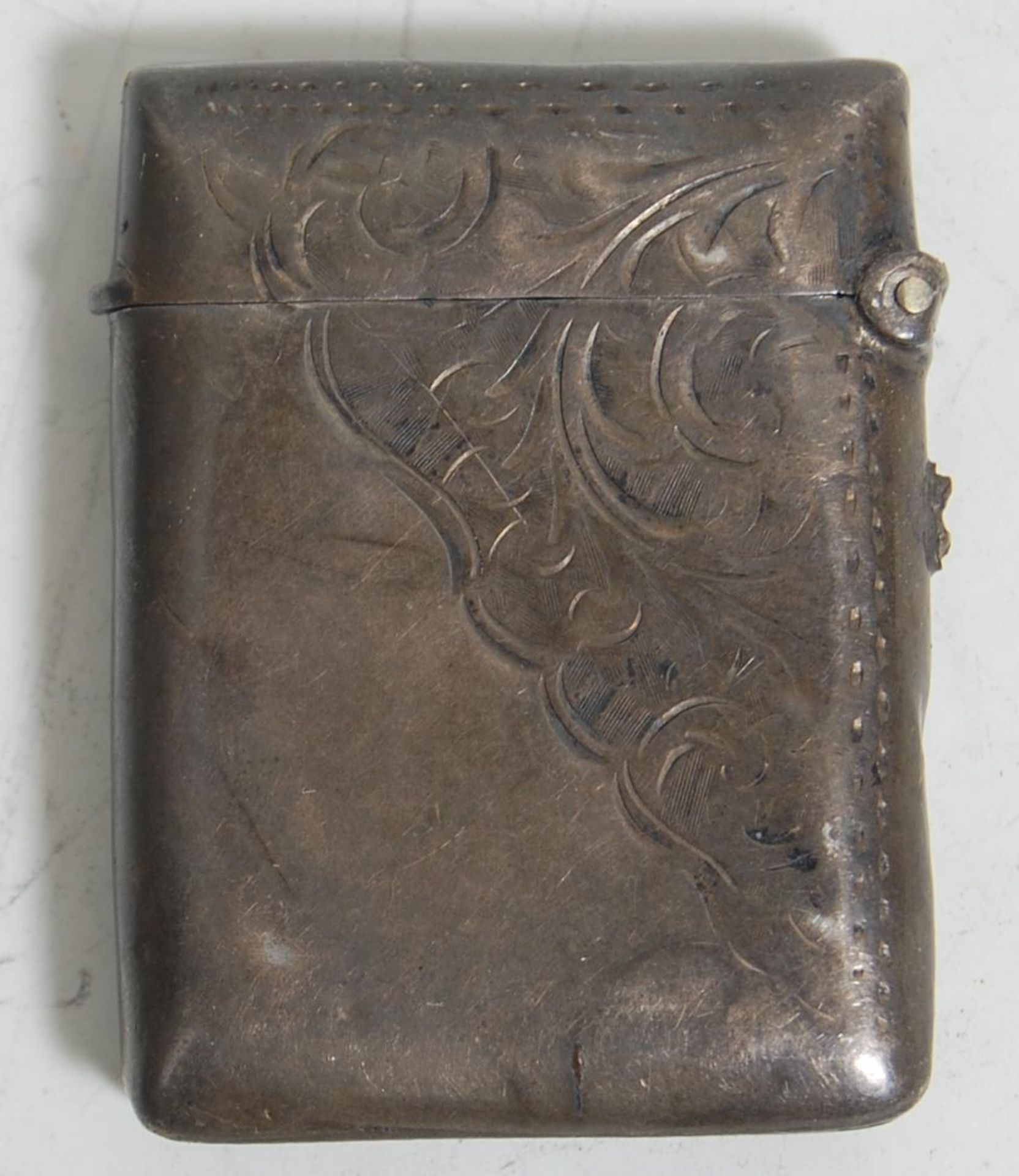 A pair of silver hallmark vesta cases having engraving decorations to the body, hinged lid, - Bild 8 aus 11