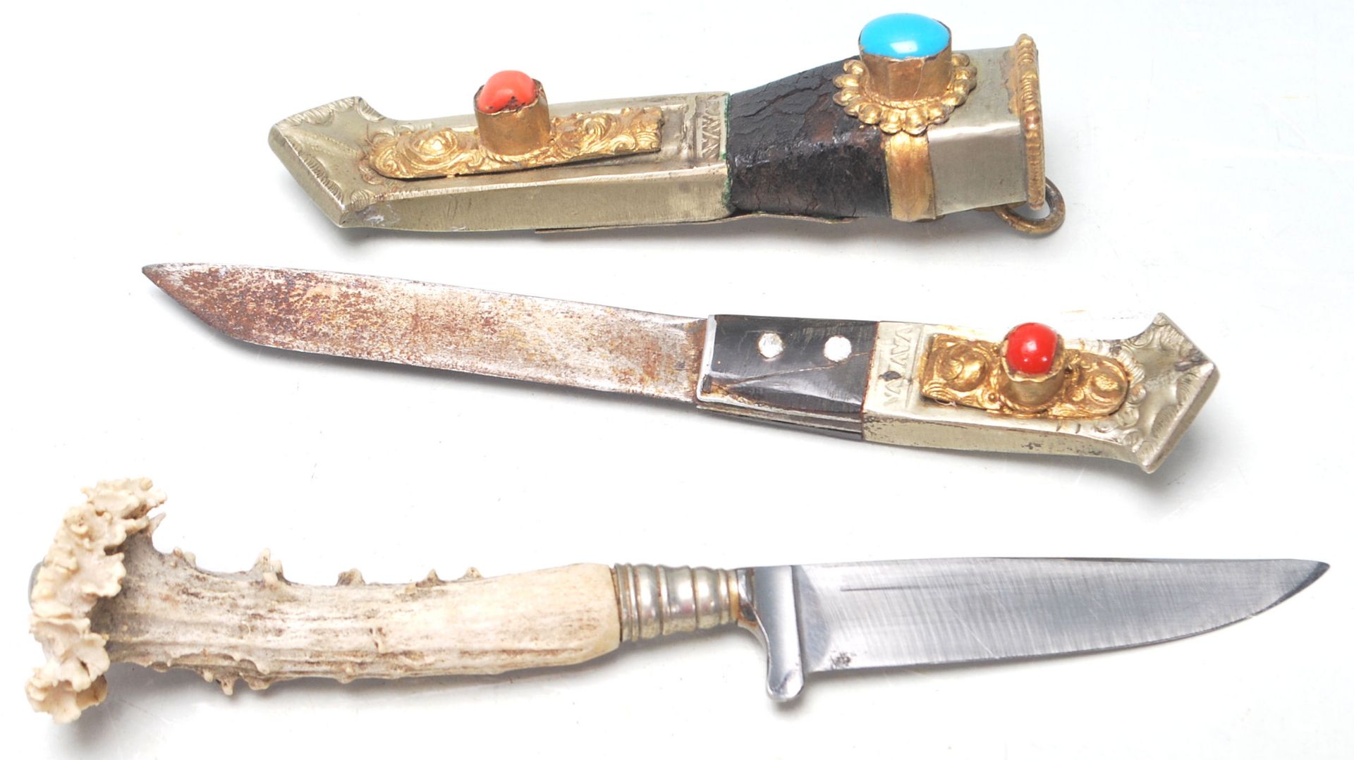 A collection of 19th Century and later weapons to include a commando knife, a Tibetan knife with - Bild 2 aus 5