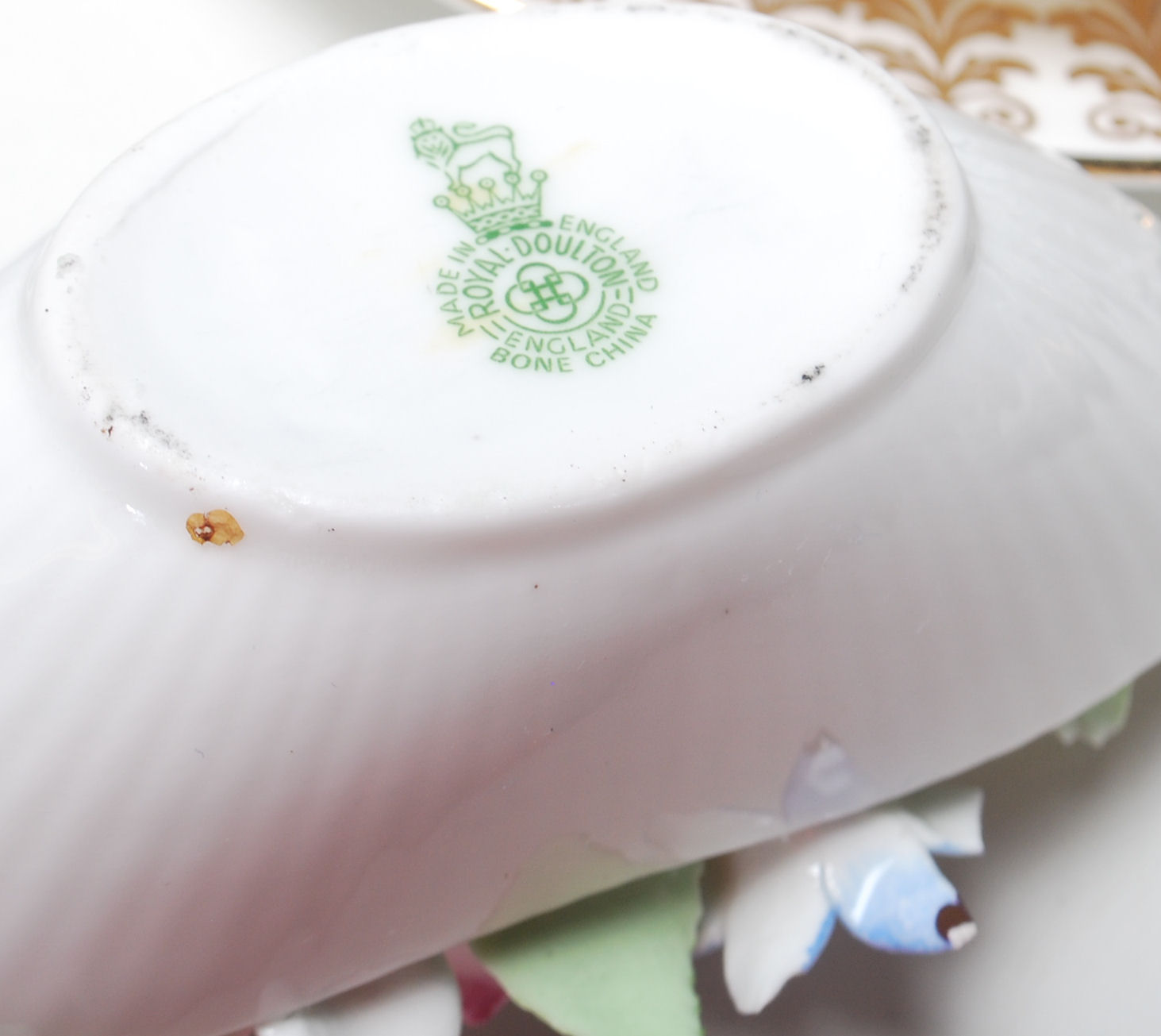 A collection of vintage early 20th Century fine bone china tea cups, trios and flower posies by - Image 12 of 15