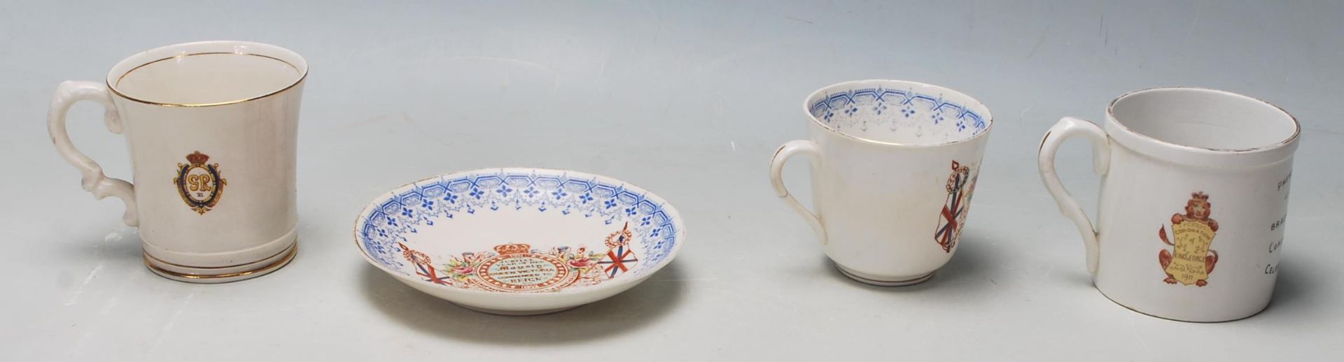 A GROUP OF THREE ROYAL COMMEMORATIVE CUPS AND SAUCERS - Bild 3 aus 8