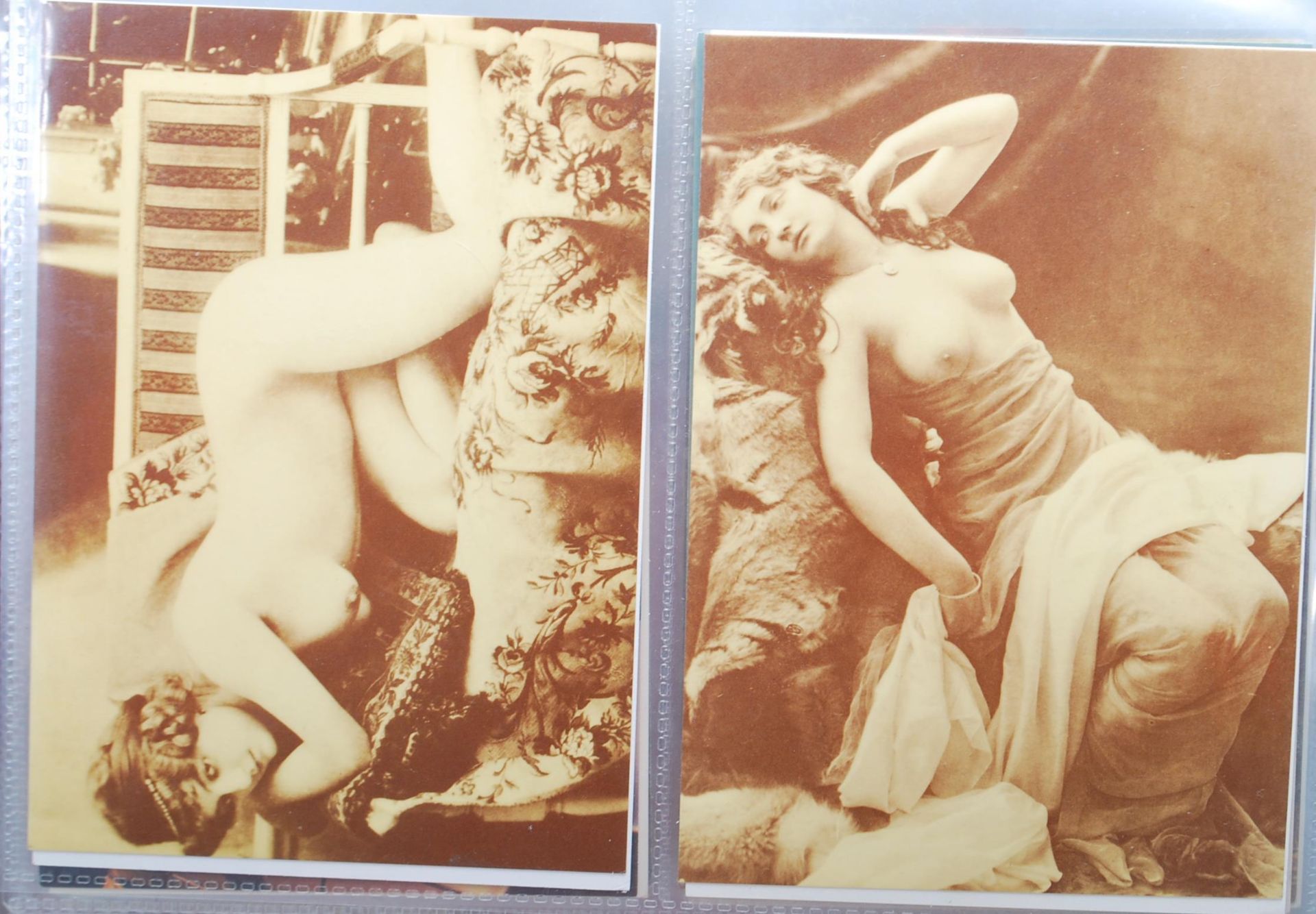 Erotic / Pornographic postcards - a collection of x55. Modern collection of semi-naked, nude, and - Bild 26 aus 28