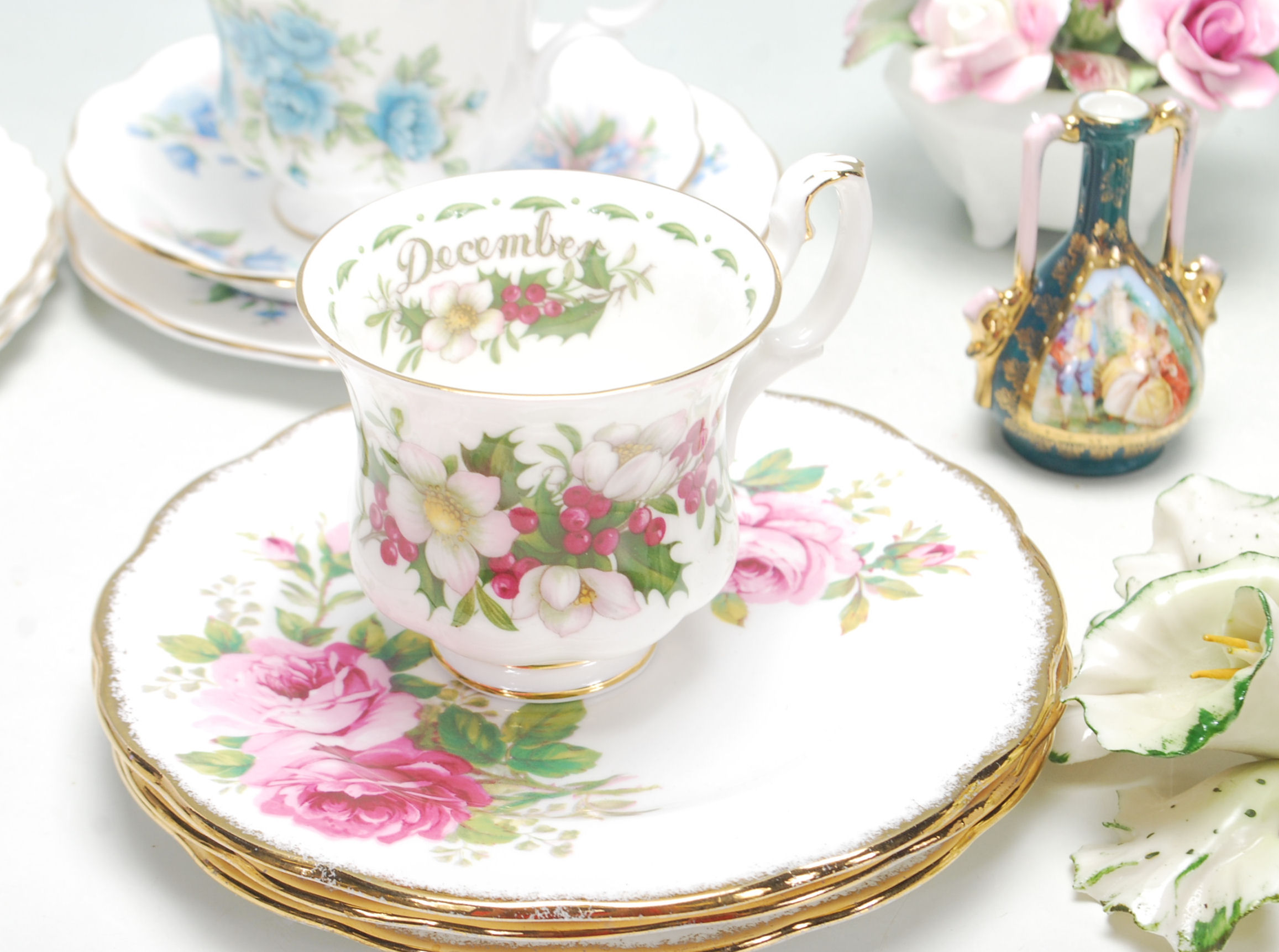 A collection of vintage early 20th Century fine bone china tea cups, trios and flower posies by - Image 4 of 15