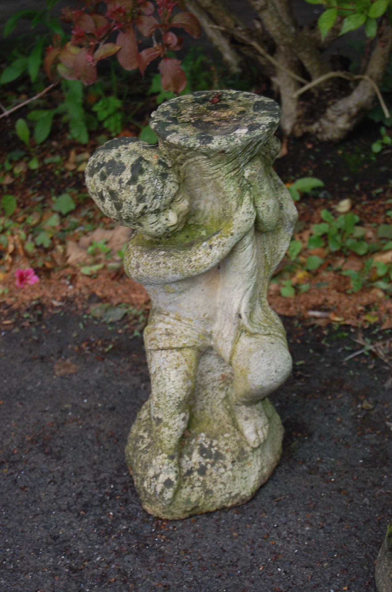 A collection of 20th Century stone garden ornaments / statues / fountains to include a a cherub - Bild 2 aus 5
