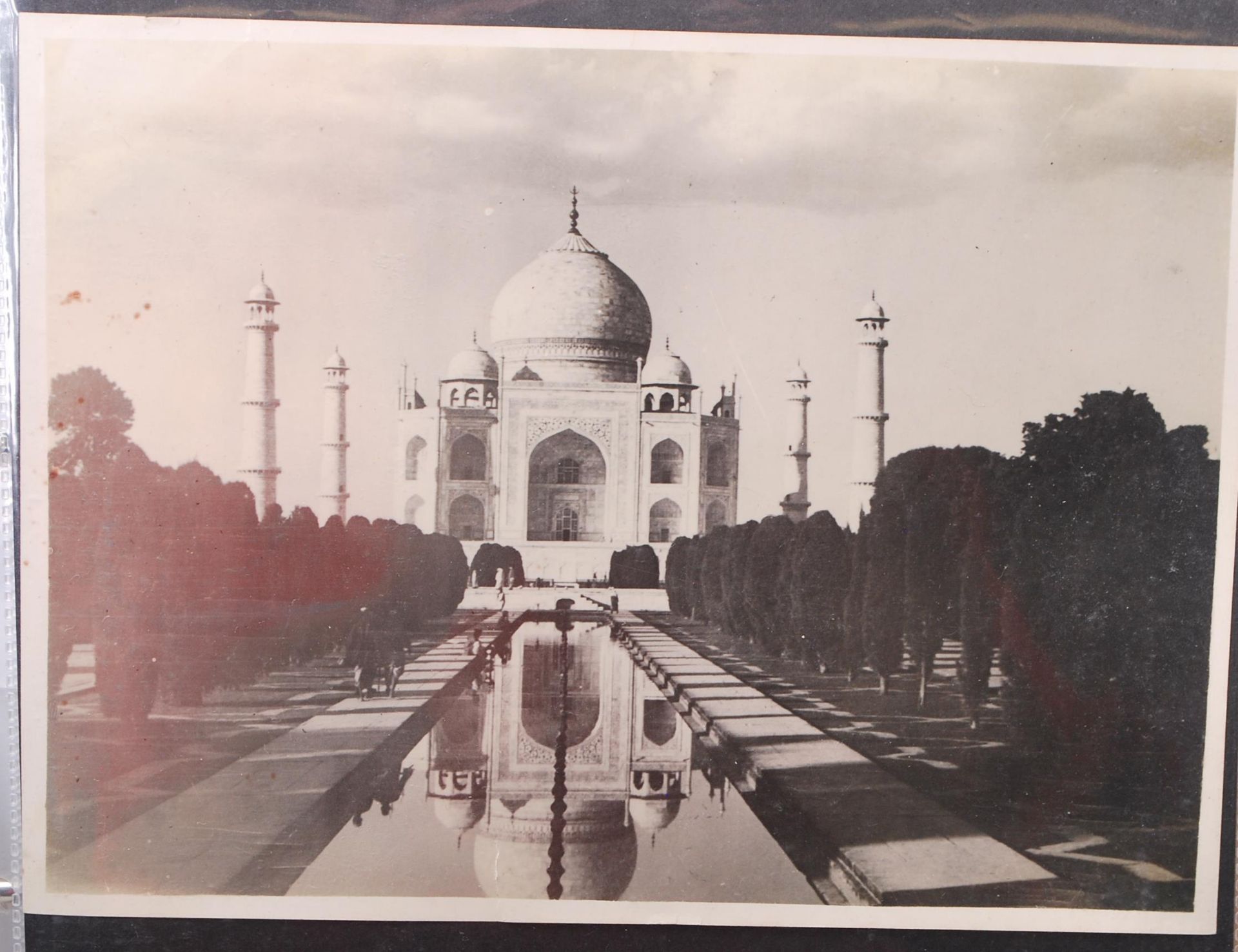 INDIA  - Valuable collection of 264 Indian picture postcards. Mostly antique to post WWI. Impressive