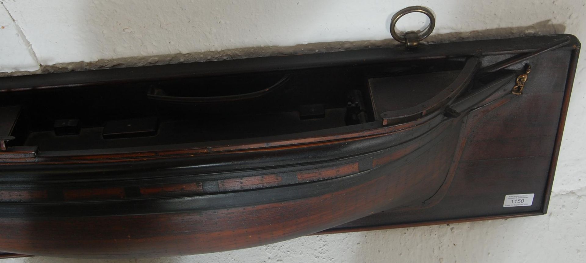 A 20th Century Edwardian mahogany half hull of a ship mounted on a wall plaque with two brass - Bild 3 aus 4