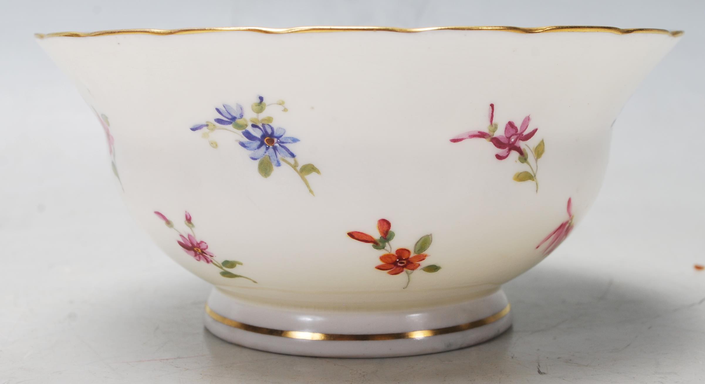 A good 20th century Royal Worcester tea service / part tea service for twelve persons comprising - Image 14 of 17