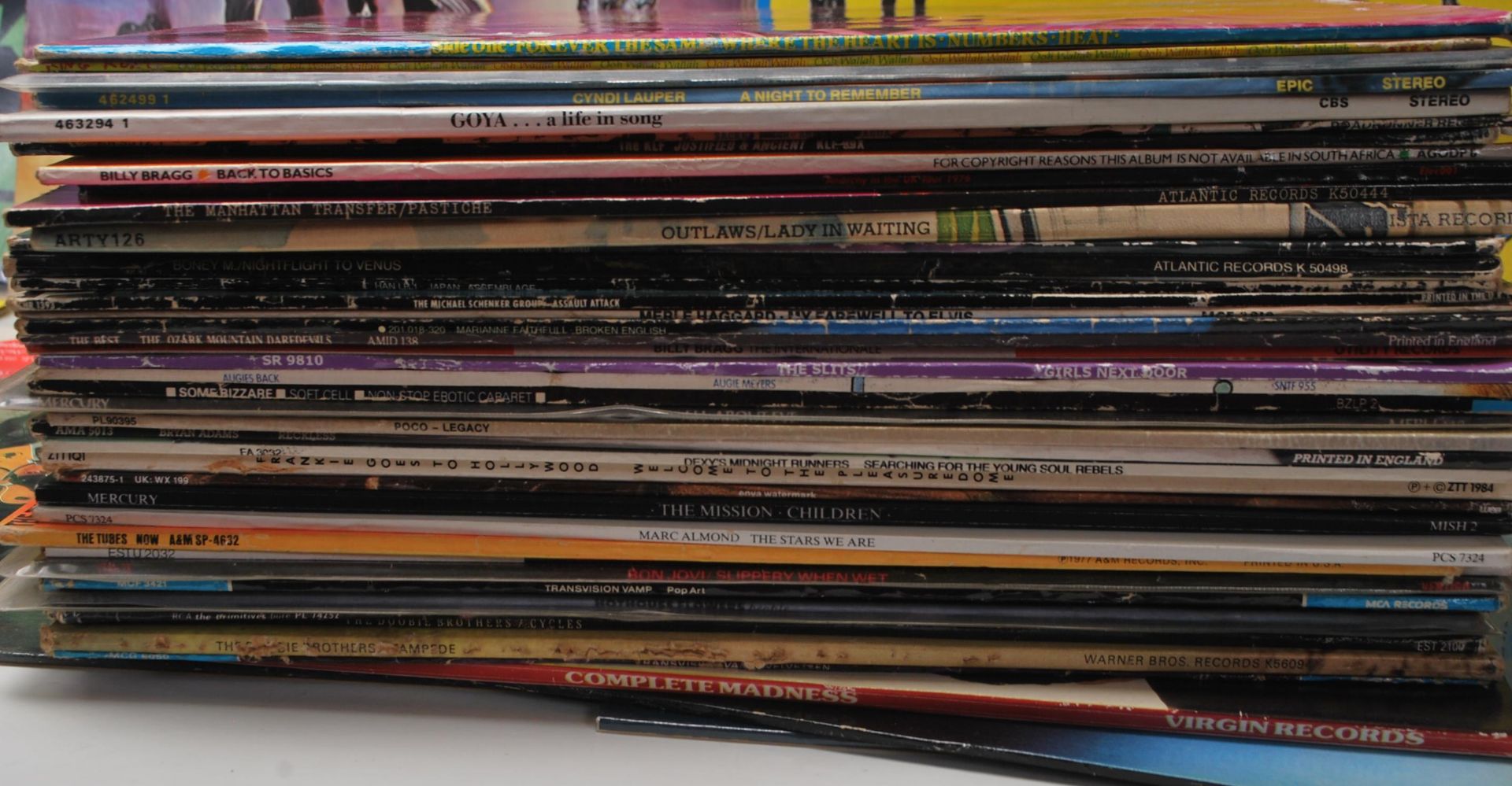 A collection of vintage records / 78's to include The Doors, Kiss, The Clash, Billy Bragg, Stray - Bild 3 aus 6