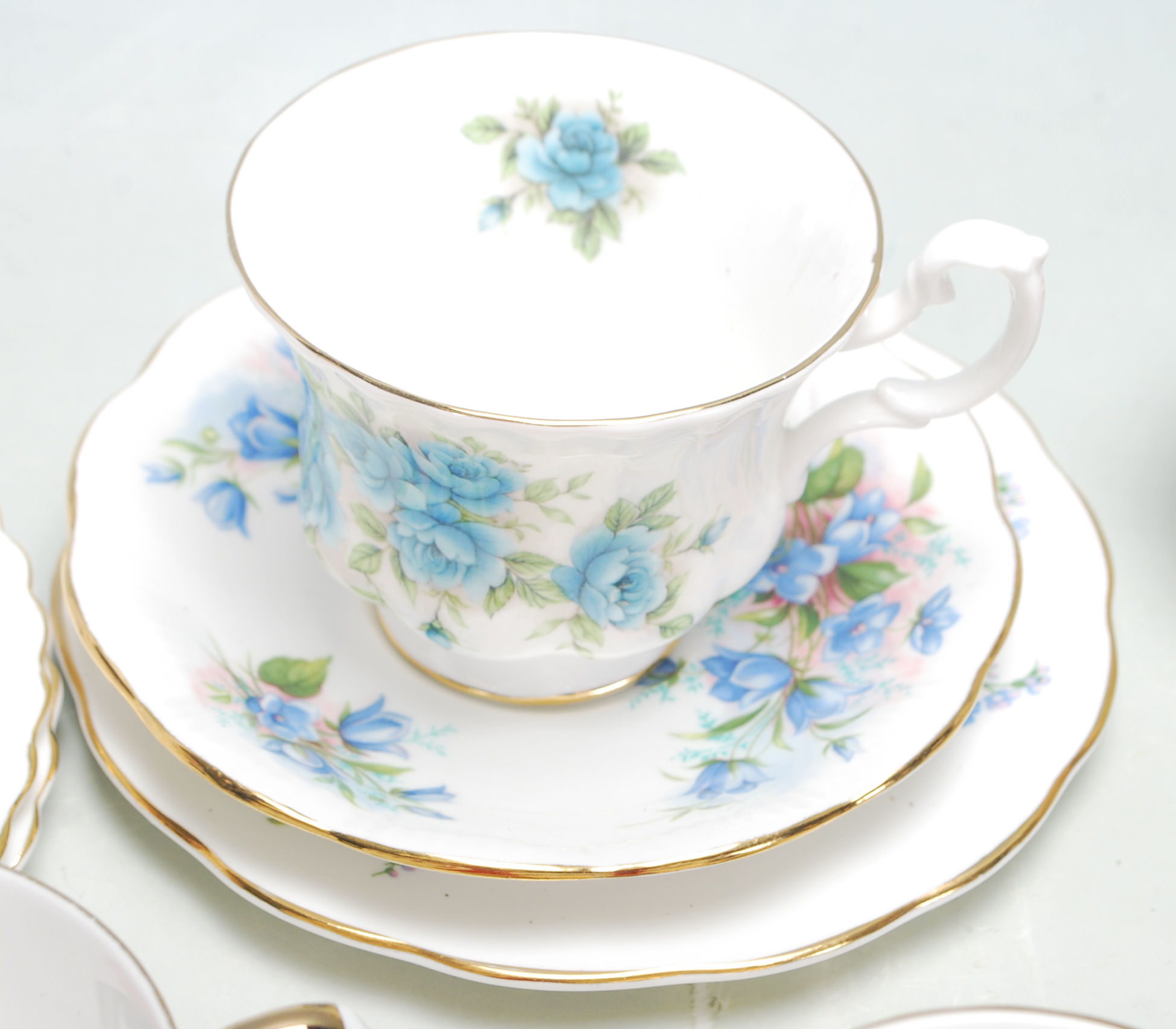 A collection of vintage early 20th Century fine bone china tea cups, trios and flower posies by - Image 2 of 15