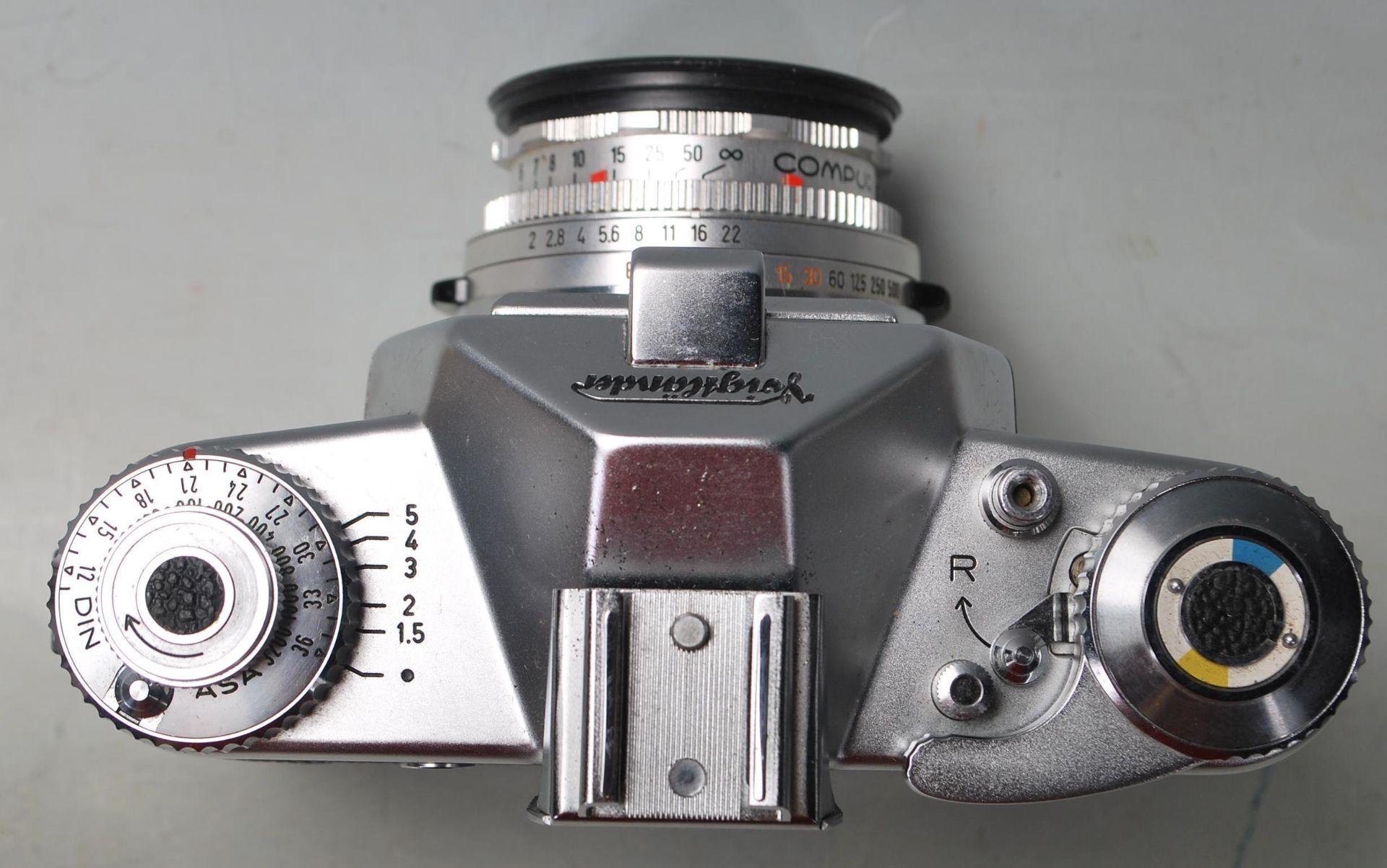 A vintage German Voigtländer camera along with spare lenses to include Nikkor S C auto 1:1.4 f= - Bild 3 aus 14