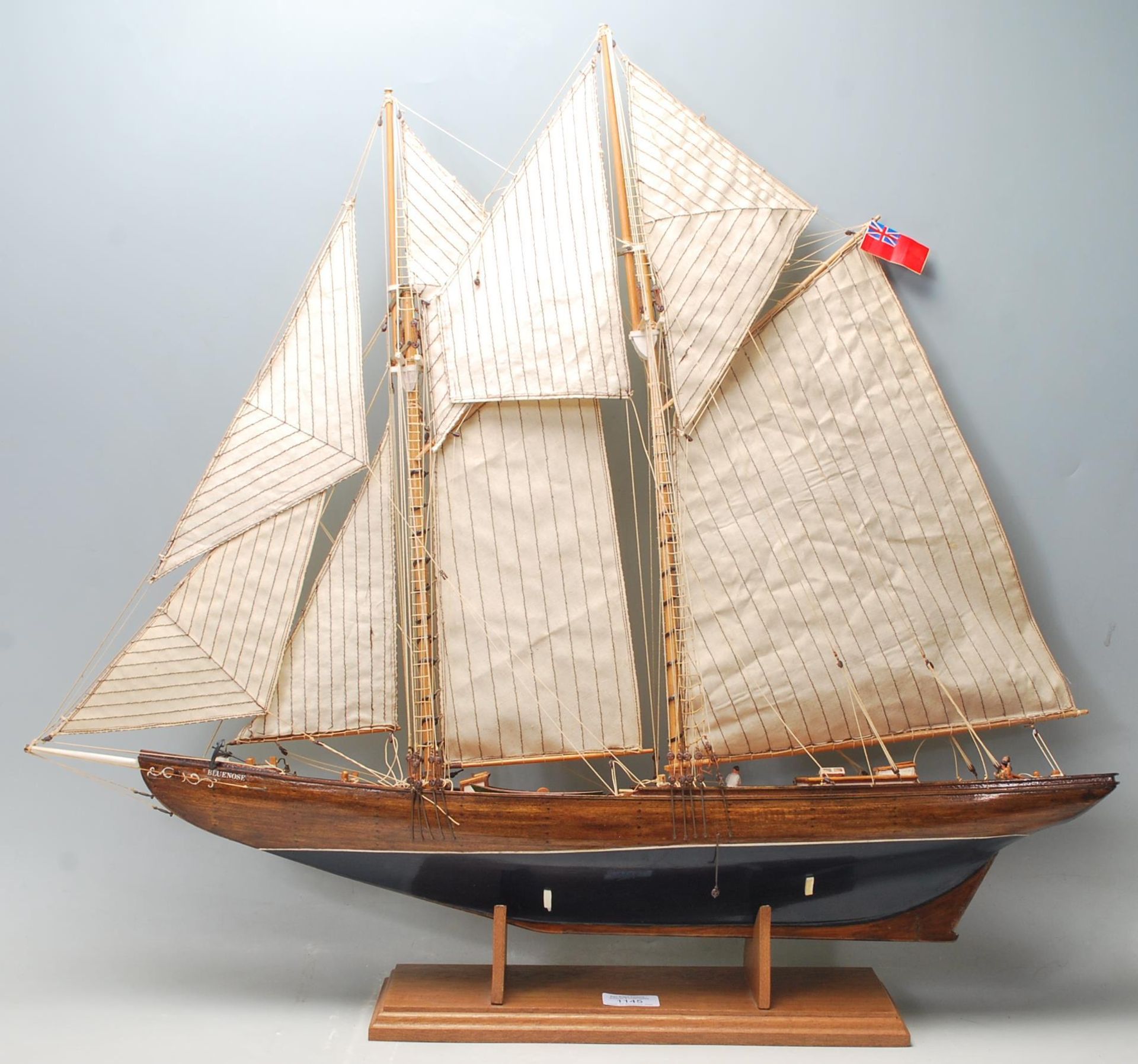 A vintage 20th Century large scratch built of famous Canadian boat named Bluenose fishing and - Bild 3 aus 14