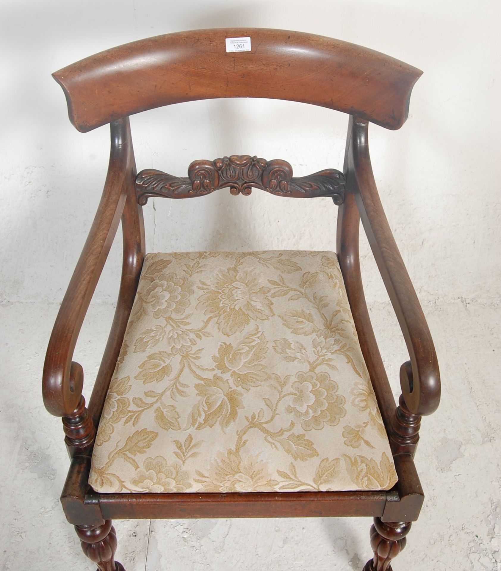A  believed early 19th century Gillows of Lancaster mahogany carver armchair. The chair being raised - Bild 3 aus 5
