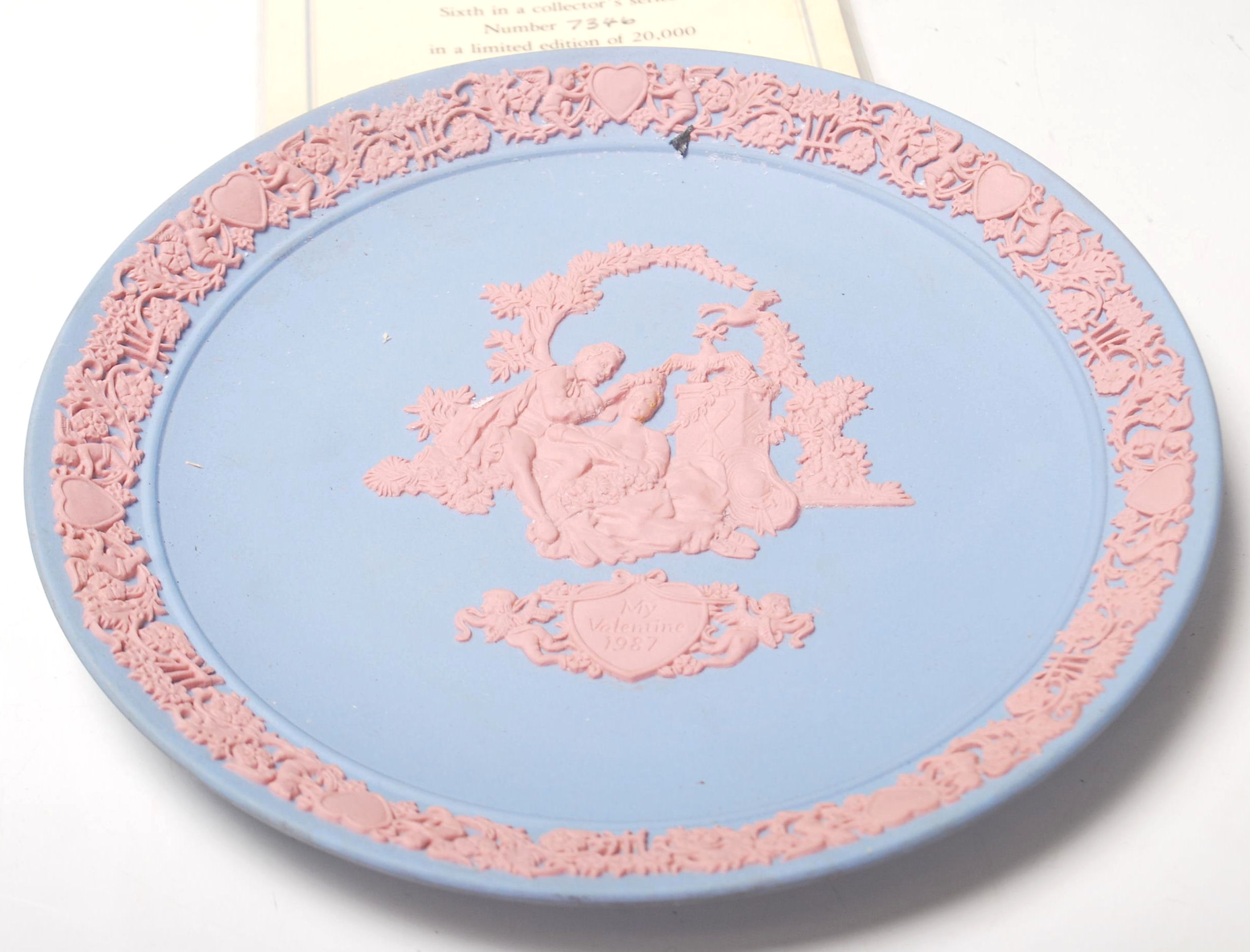 A collection of 20th century Wedgwood Staffordshire Valentine's Day Plates. To include 1985 Plate, - Image 5 of 9