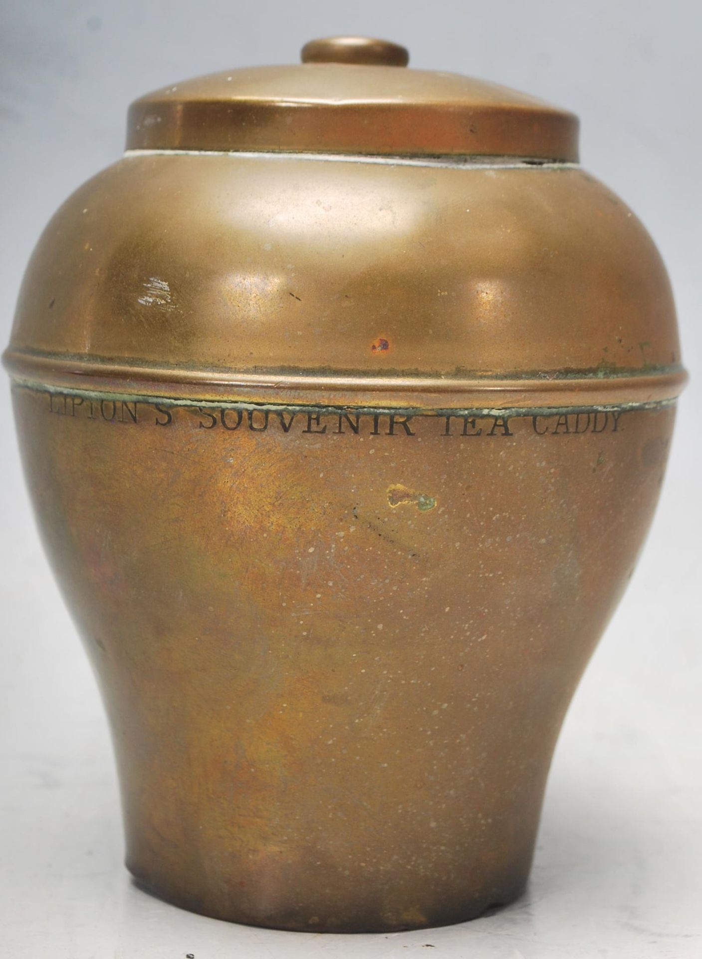 A group of early 20th century Lipton brass tea caddy from British Empire Exhibition 1924 together - Bild 6 aus 11