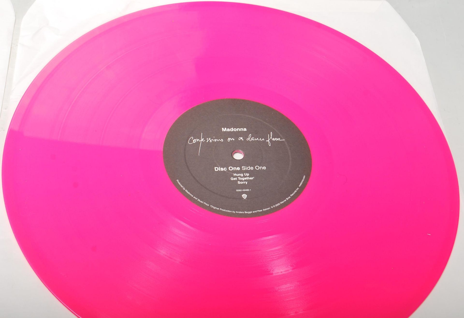 A vinyl long play LP record by Madonna - Confessions on a dance floor. Limited Edition Pink Vinyl. - Bild 3 aus 6