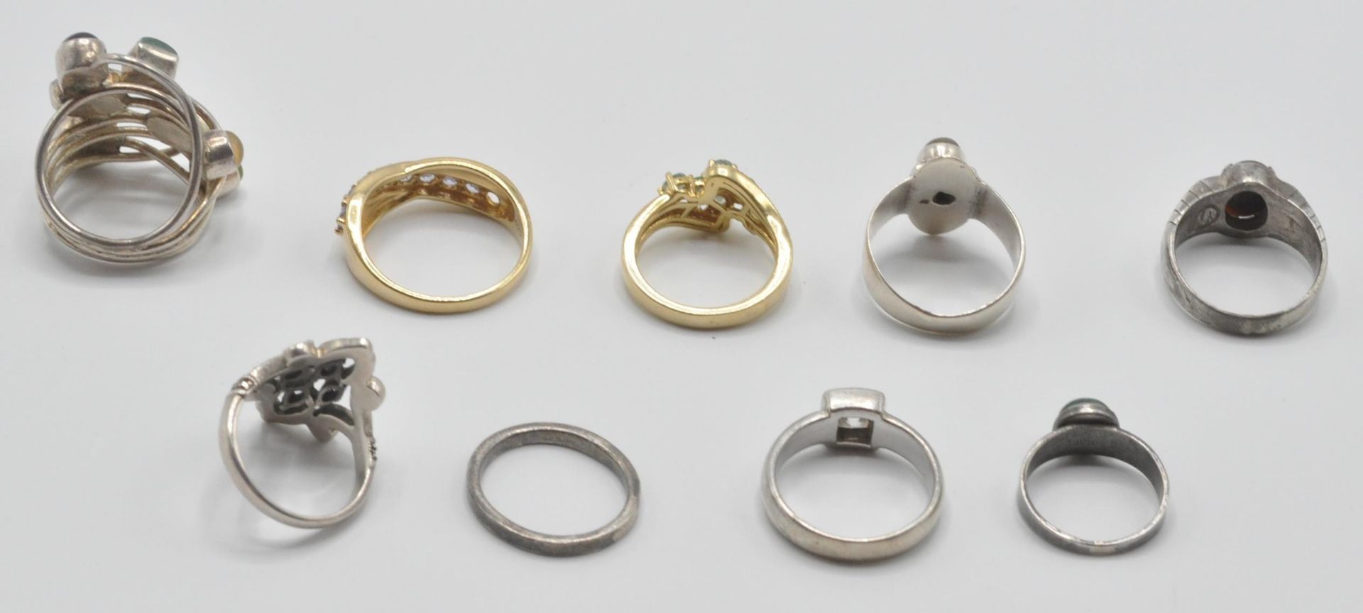 A collection of nine silver 925 rings most of them with precious stones. Total gross weight: 44g - Bild 7 aus 9