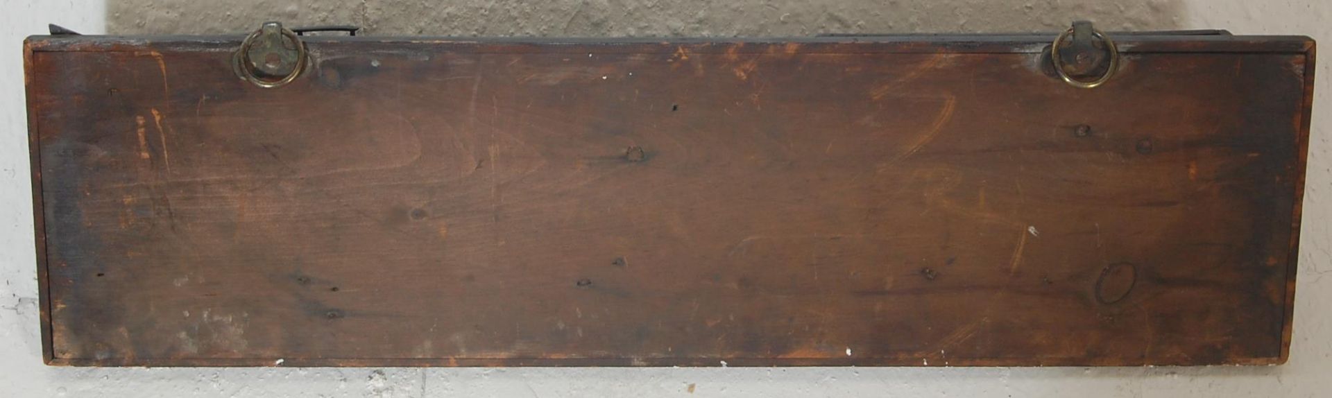 A 20th Century Edwardian mahogany half hull of a ship mounted on a wall plaque with two brass - Bild 4 aus 4