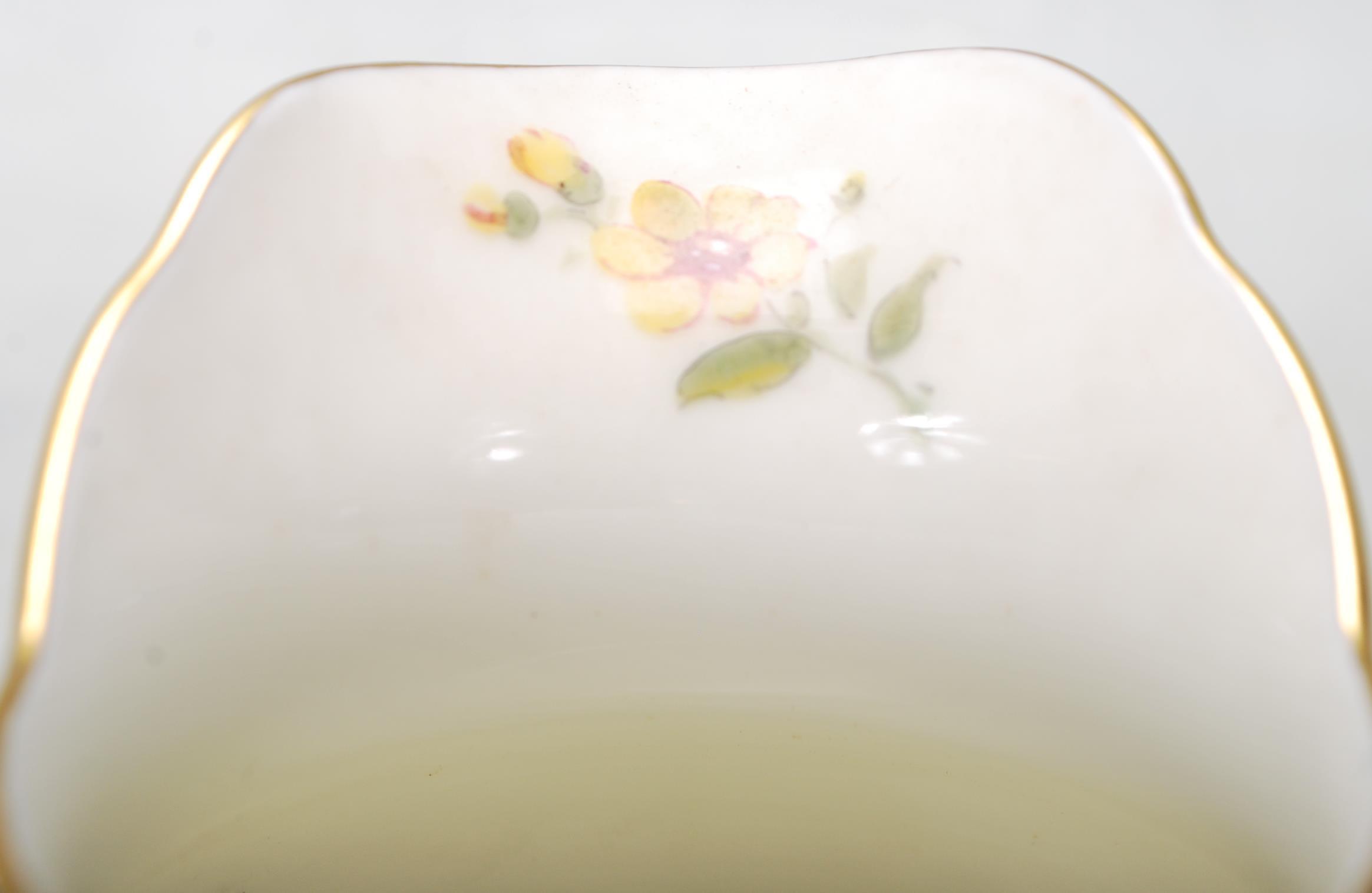 A good 20th century Royal Worcester tea service / part tea service for twelve persons comprising - Image 9 of 17
