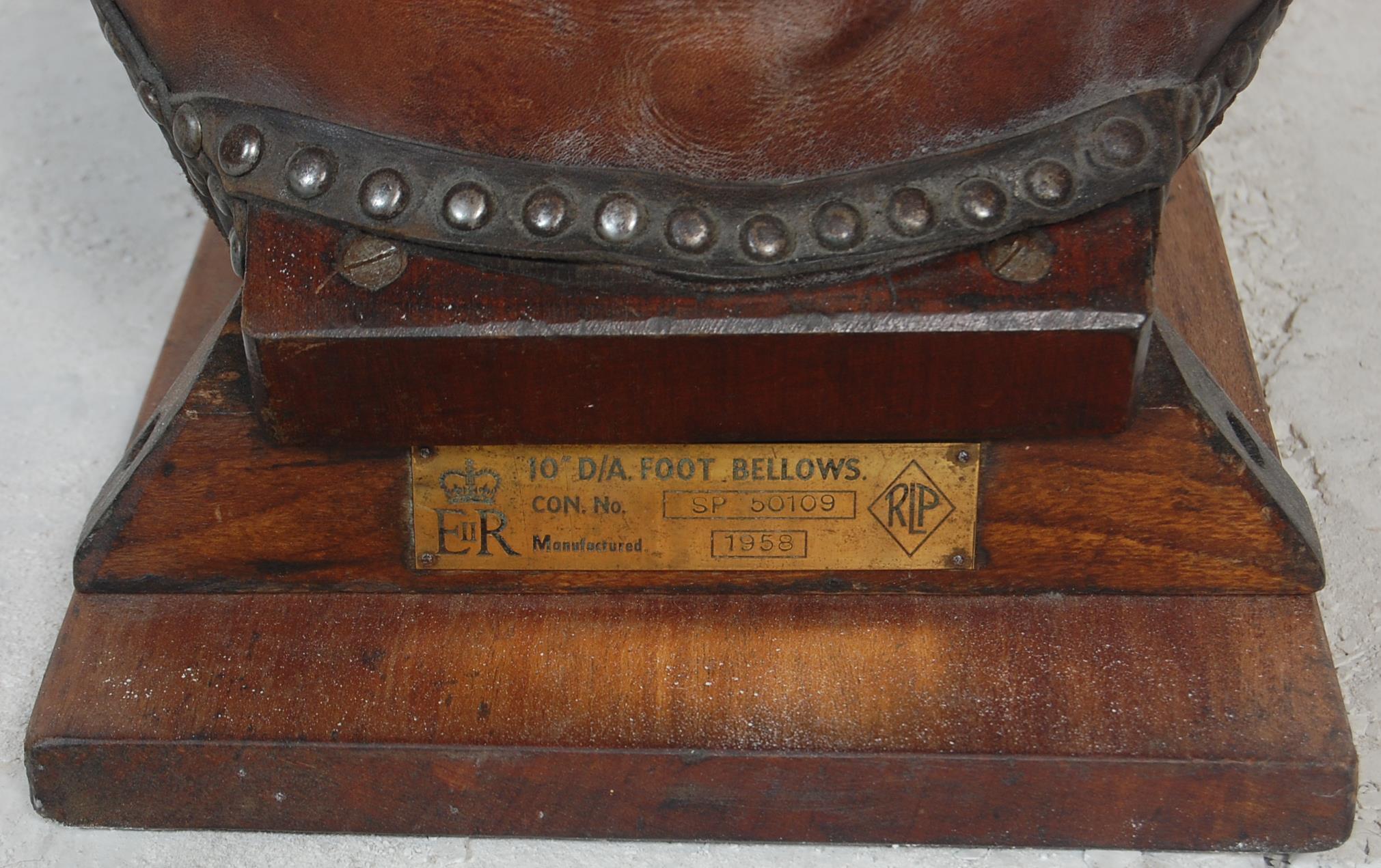 A collection of three 20th century antique foot ac - Image 9 of 9