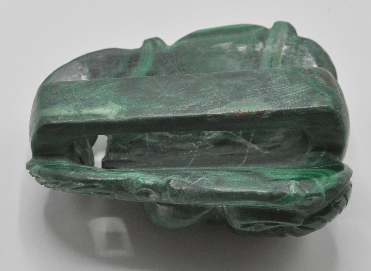 An unusual contemporary chines malachite belt buck - Image 5 of 6