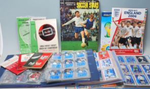 COLLECTION OF VINTAGE AND OTHER FOOTBALL TRADING C