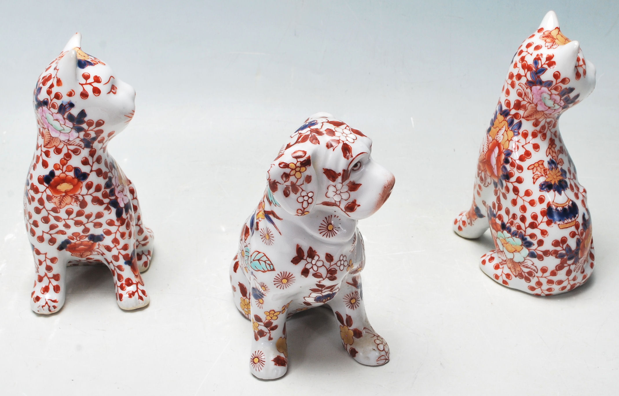 COLLECTION OF ANTIQUE CHINESE IMARI PORCELAIN FIGURES - Image 2 of 6