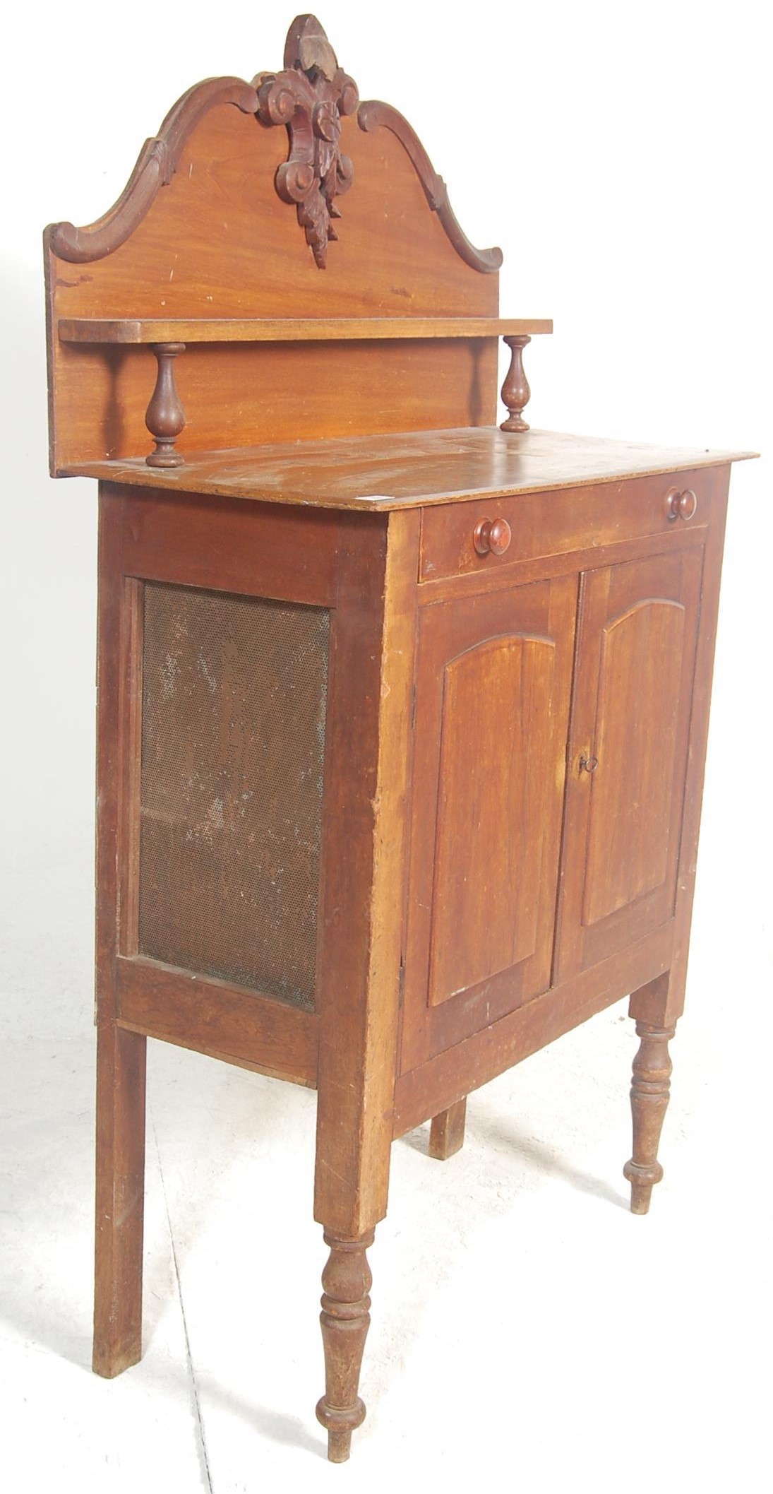 A Victorian 19th century mahogany chiffonier – raised sideboard. Raised on turned legs with double