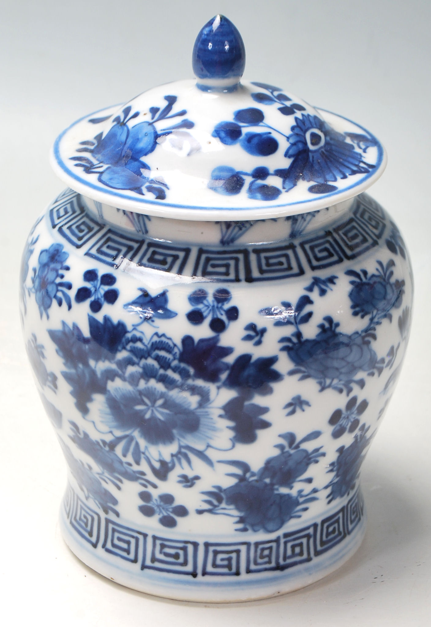 CHINESE BLUE AND WHITE GINGER LIDDED JAR - Image 2 of 7