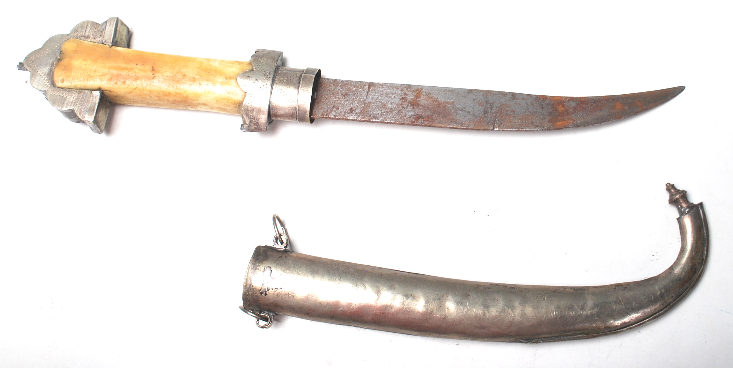 An antique 20th century  Arabian / Middle Easten Koummya Jambiya dagger having bone handle with - Image 2 of 4
