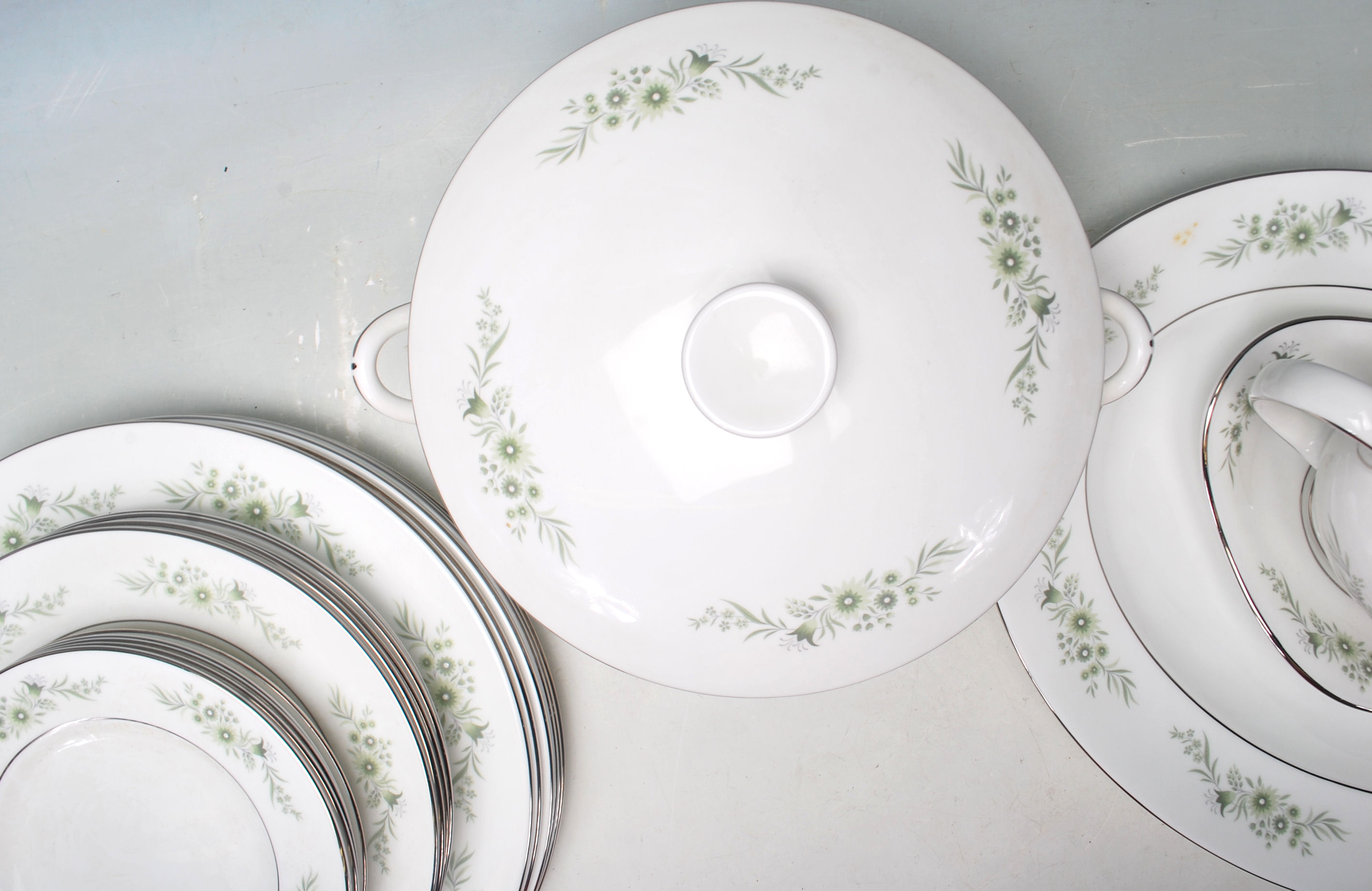 WEDGWOOD WESTBURY PATTERN DINNER SERVICE - Image 7 of 11