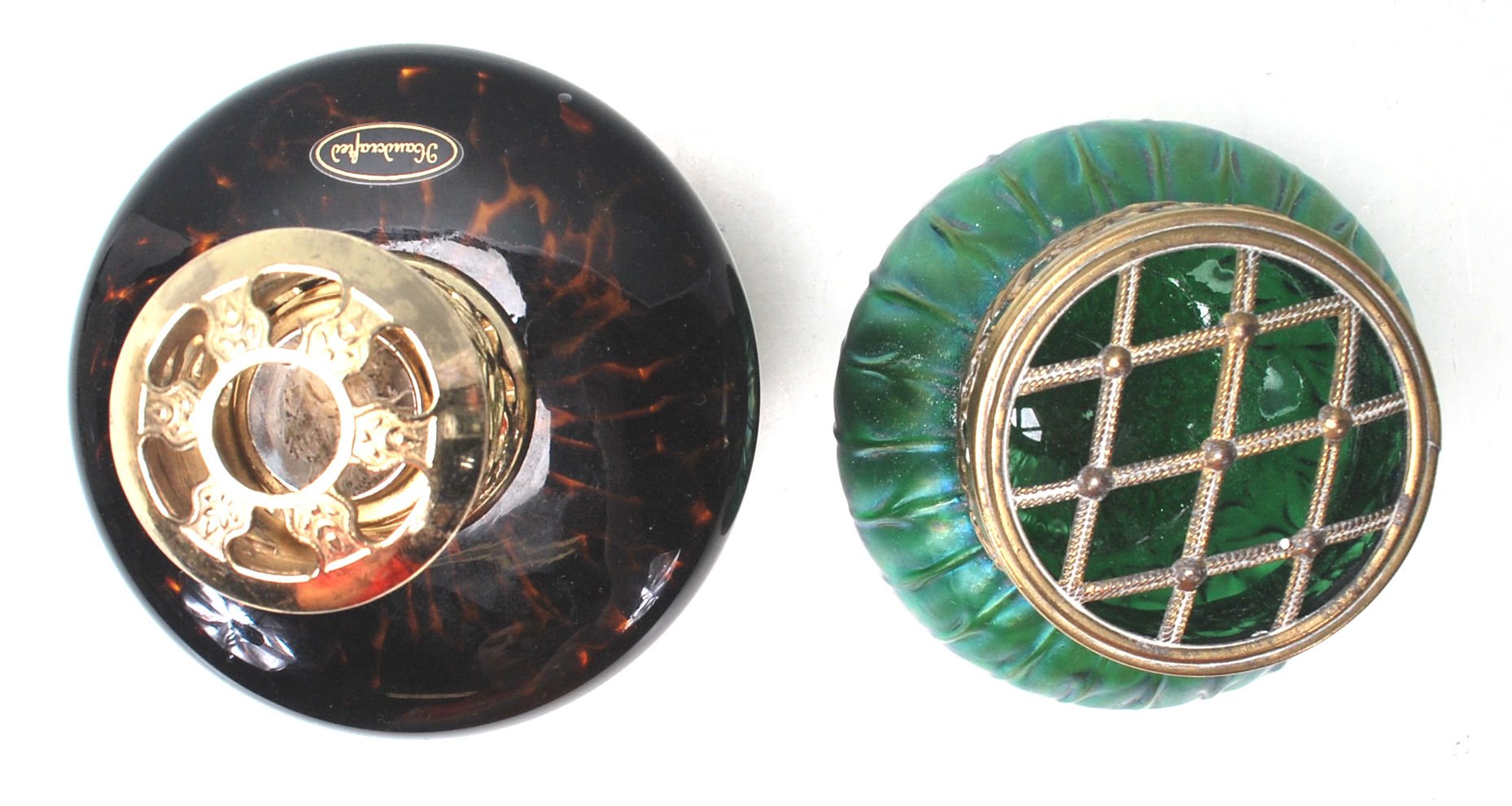 A mid century Loetz style green iridescent glass censer having a brass Art Nouveau pierced lid - Image 2 of 4