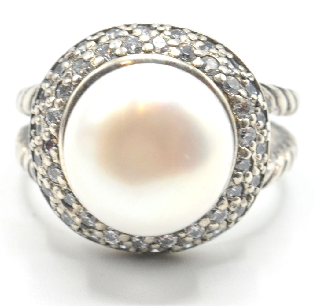 A STAMPED 925 SILVER FRESHWATER PEARL RING SET WITH CUBIC ZIRCONIA - Image 2 of 6