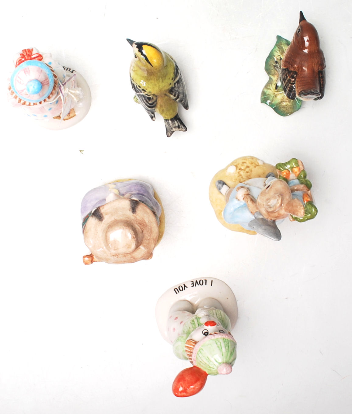 A COLLECTION OF BESWICK CLOWNS, RABBIT, PIG,AND BIRS - Image 4 of 6