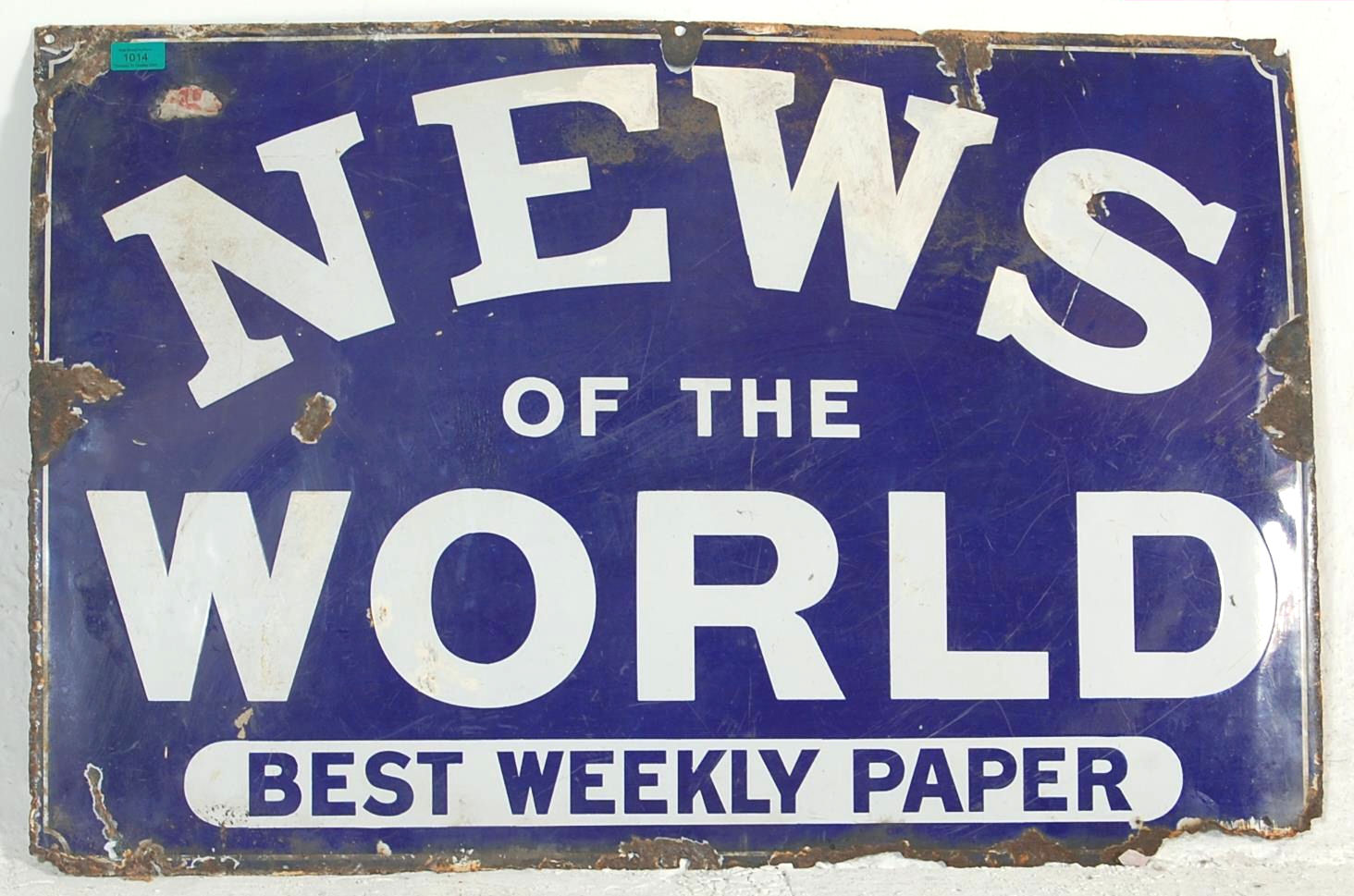 VINTAGE ORIGINAL POINT OF SALE ADVERTISING SIGN NEWS OF THE WORLD - Image 2 of 3