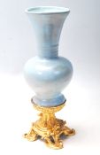 18TH CENTURY CHINESE PORCELAIN CRACKLE VASE ON GILT FOOT