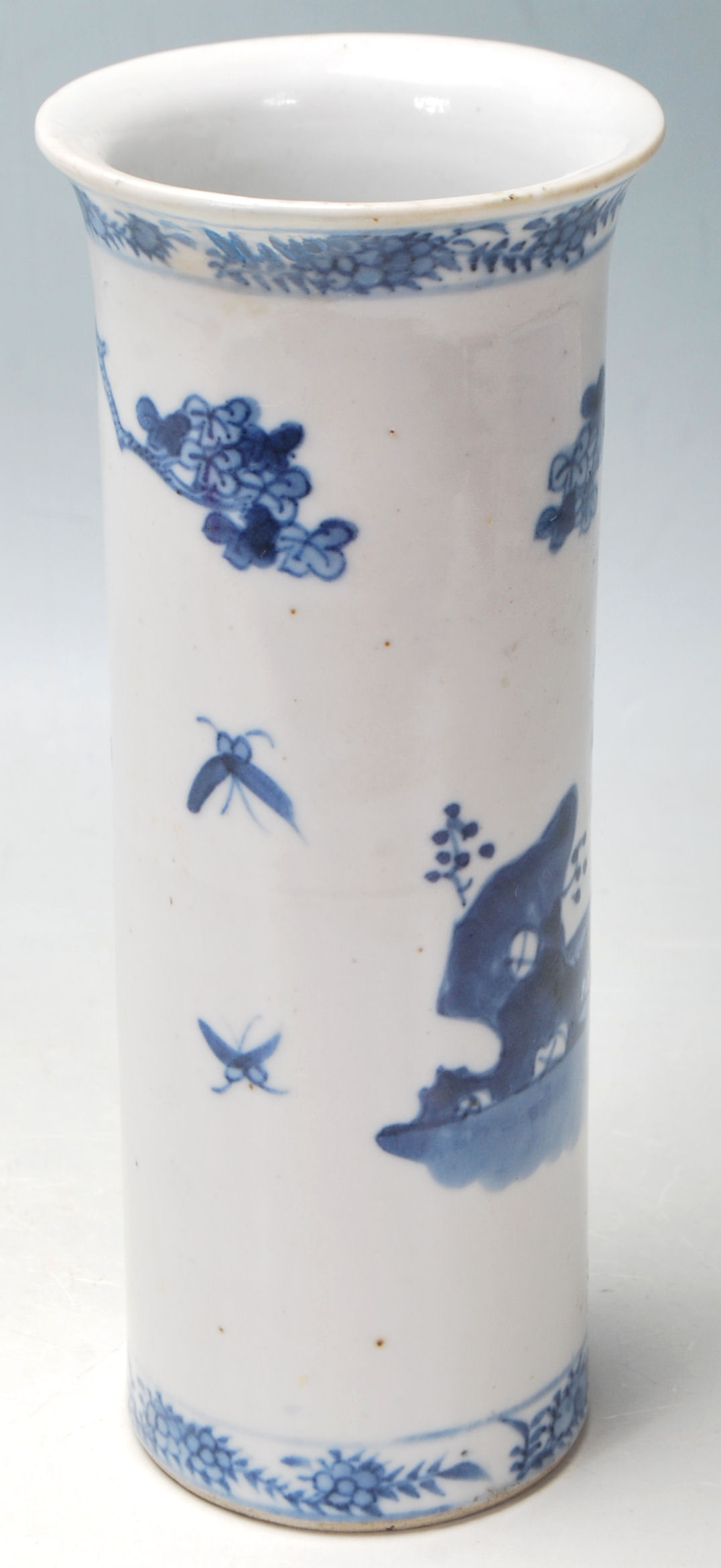 CHINESE BLUE AND WHITE CYLINDRICAL VASE - Image 3 of 6