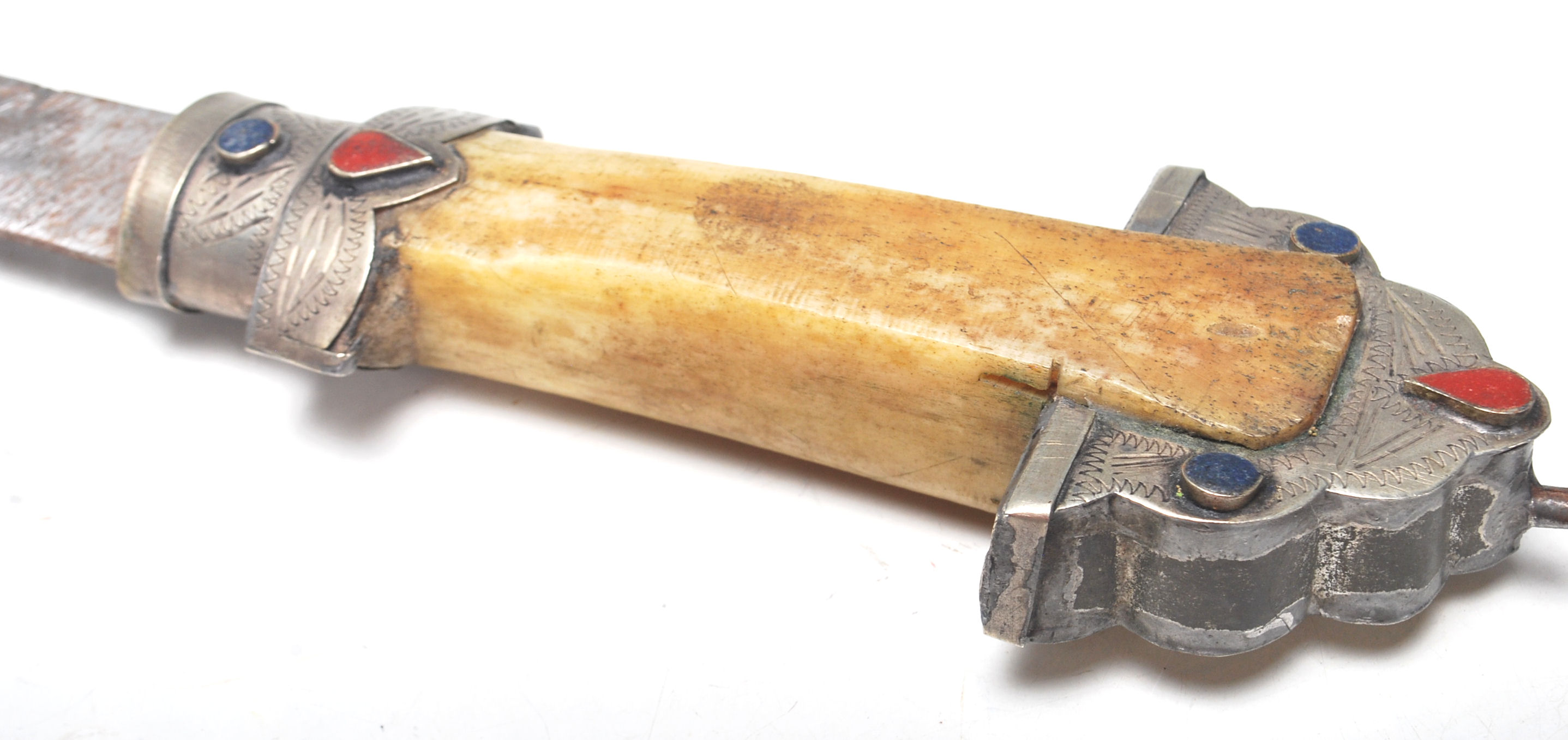 An antique 20th century  Arabian / Middle Easten Koummya Jambiya dagger having bone handle with - Image 3 of 4