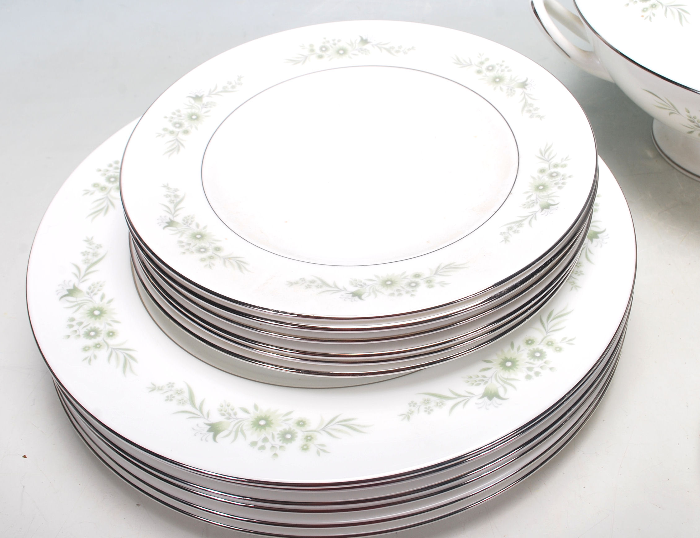 WEDGWOOD WESTBURY PATTERN DINNER SERVICE - Image 3 of 11