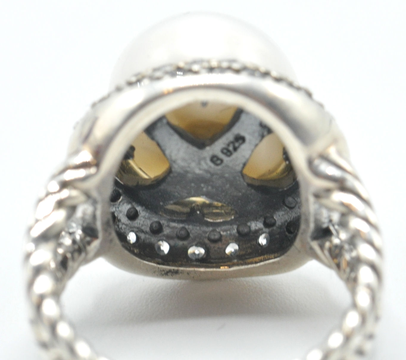 A STAMPED 925 SILVER FRESHWATER PEARL RING SET WITH CUBIC ZIRCONIA - Image 4 of 6