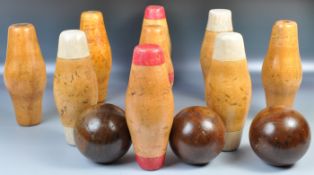 GOOD SET OF NINE MID CENTURY RETRO WOODEN BOWLING PINS / SKITTLES