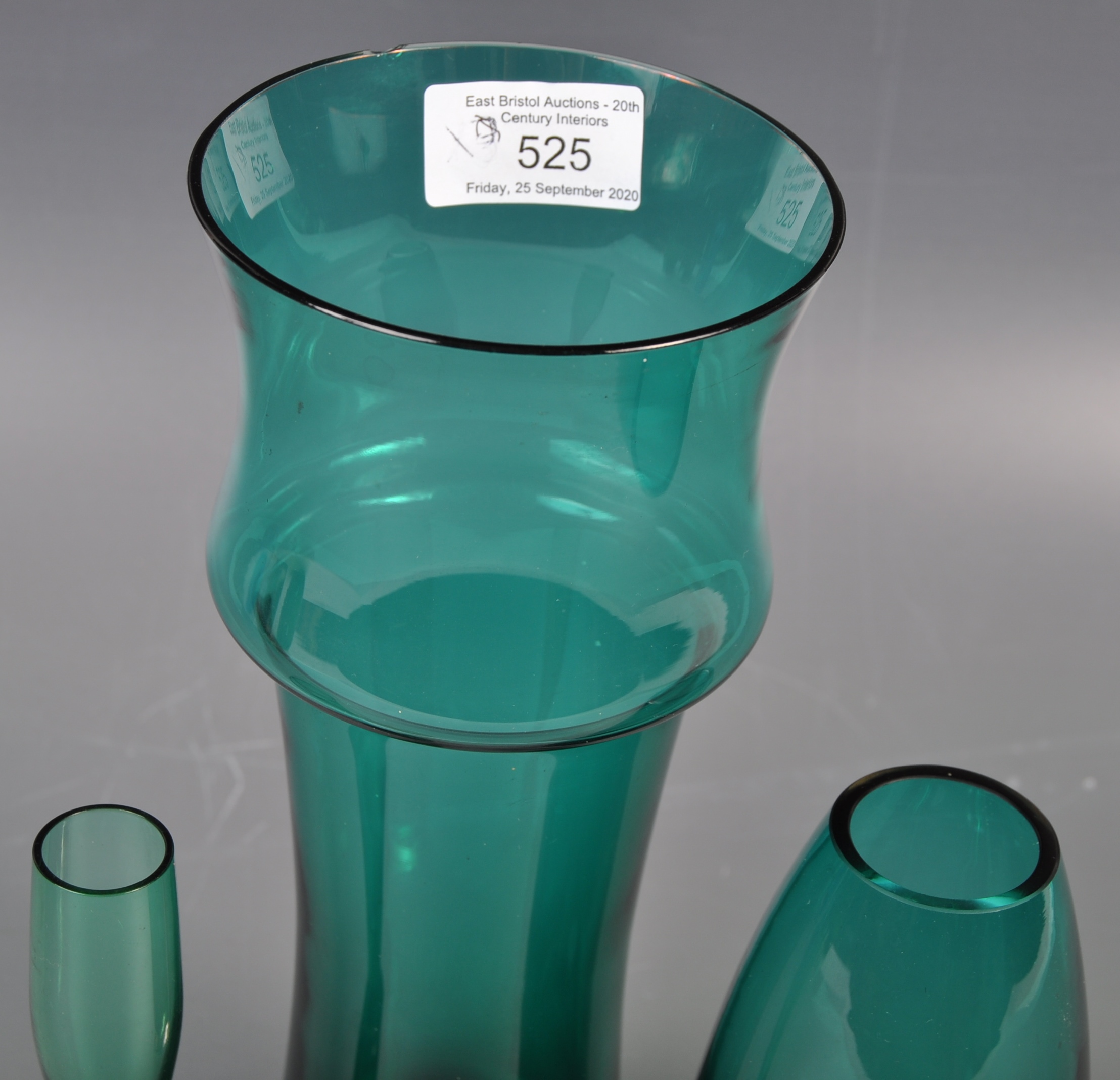COLLECTION OF LASI OY RIIHIMAKI GLASS IN GREEN - Image 5 of 7
