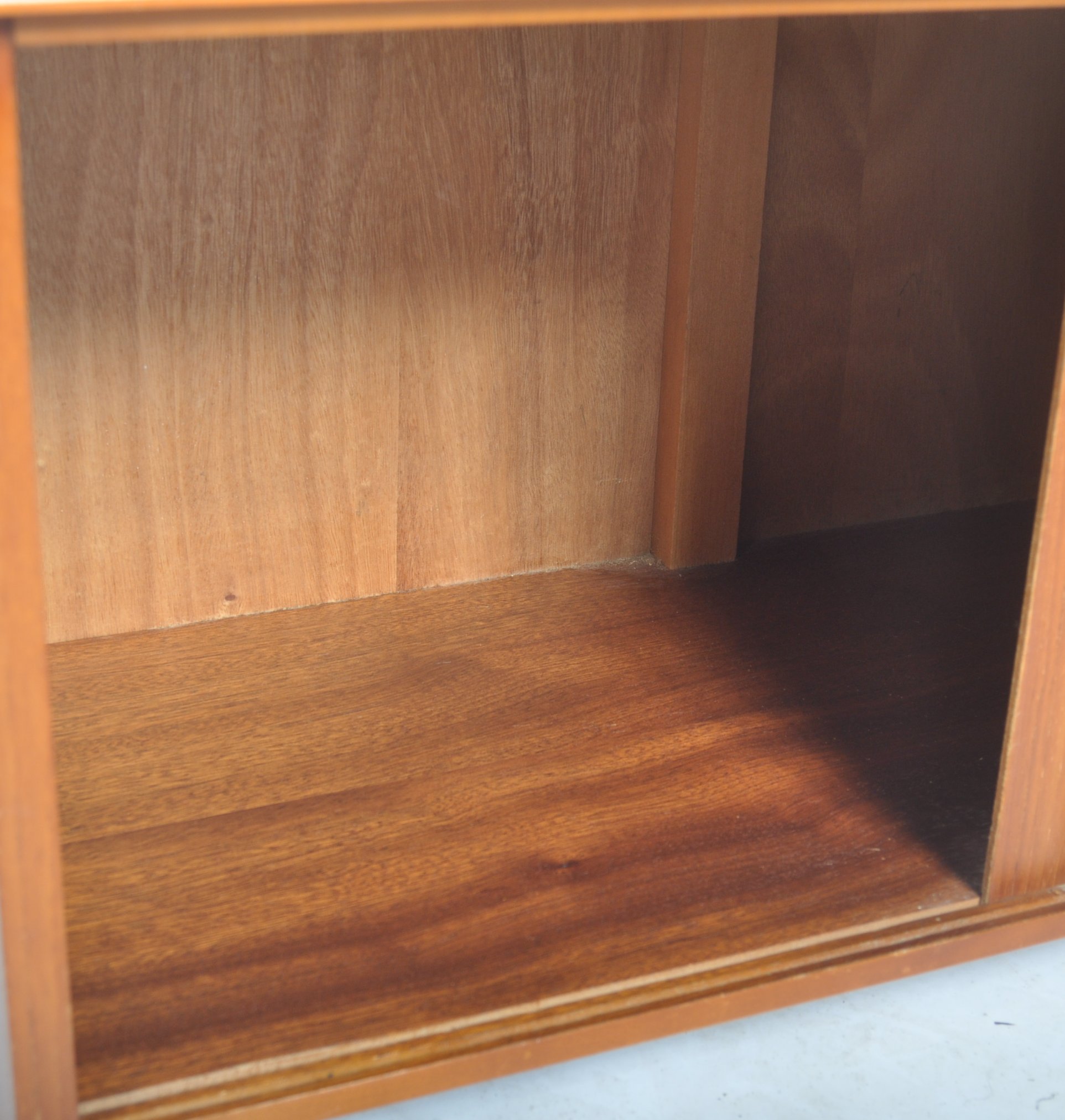 CHIPPY HEATH MID CENTURY TELEPHONE TABLE SEAT OF TEAK CONSTRUCTION - Image 8 of 9