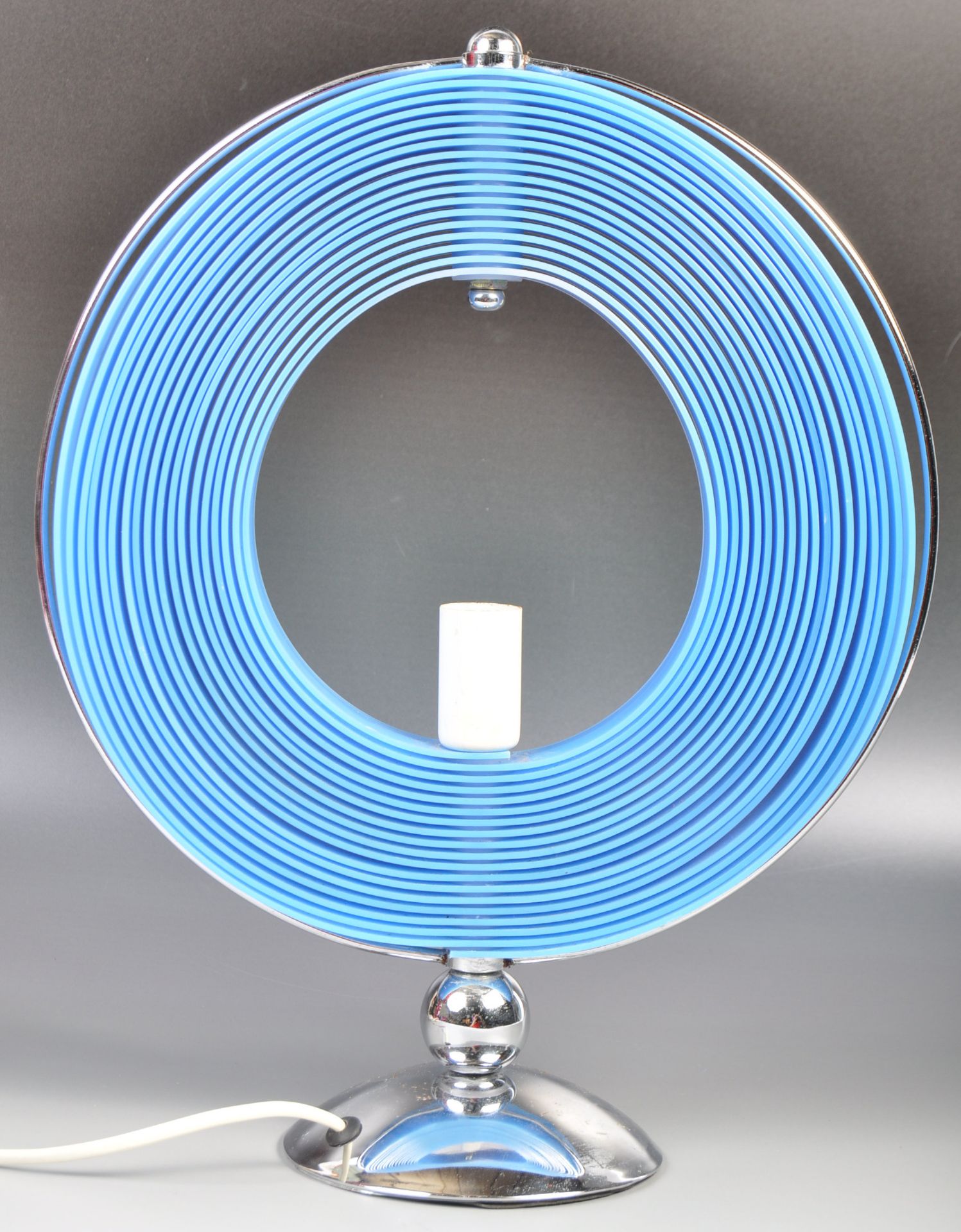 VERNER PANTON FOR LOUIS POULSEN MOON LAMP LIGHT HAVING A BLUE ARTICULATED SHADE - Bild 3 aus 5