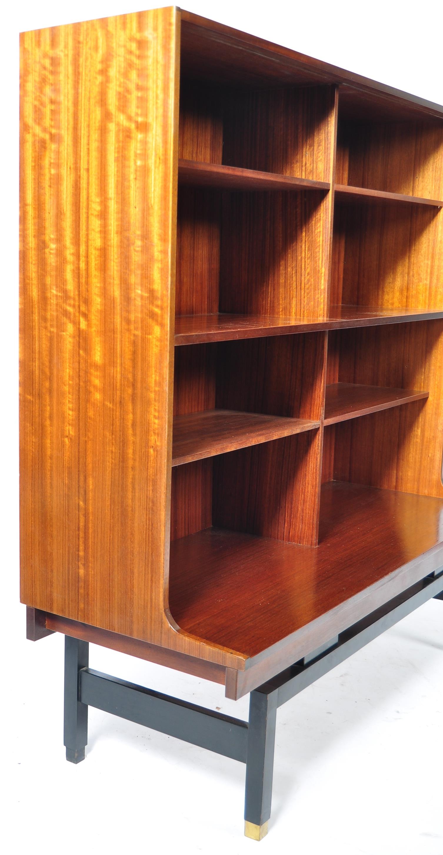 E. GOMME G PLAN LIBRENZA TOLA WOOD BOOKCASE DISPLA - Image 2 of 4